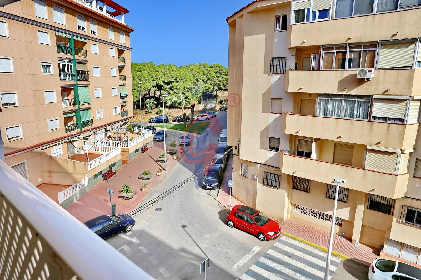ESQUINA SURESTE · LUMINOSA · 2 TERRAZAS · JUNTO A LA PINADA