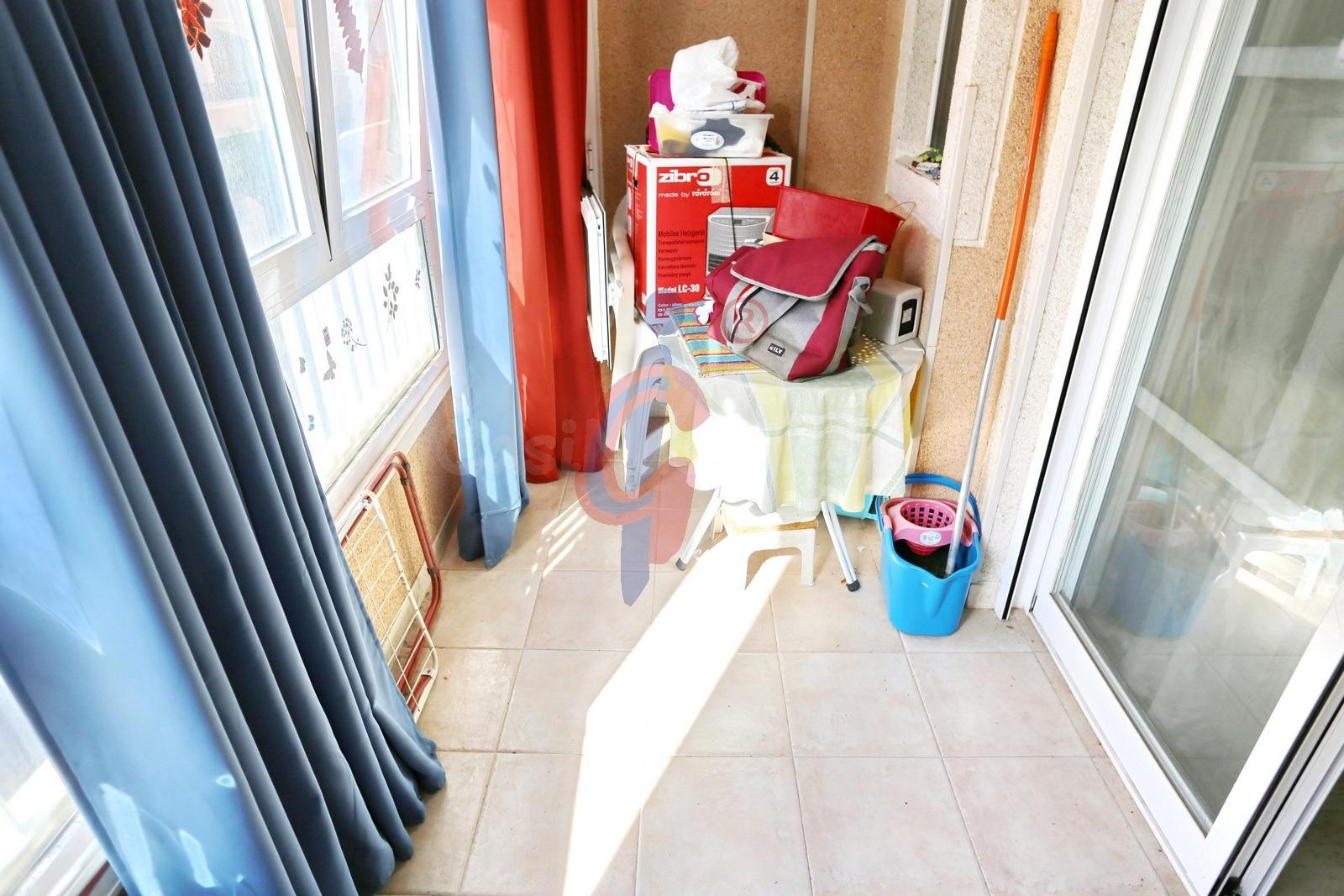 OPORTUNIDAD | Piso con orientación sur, terraza acristalada  - foto 3