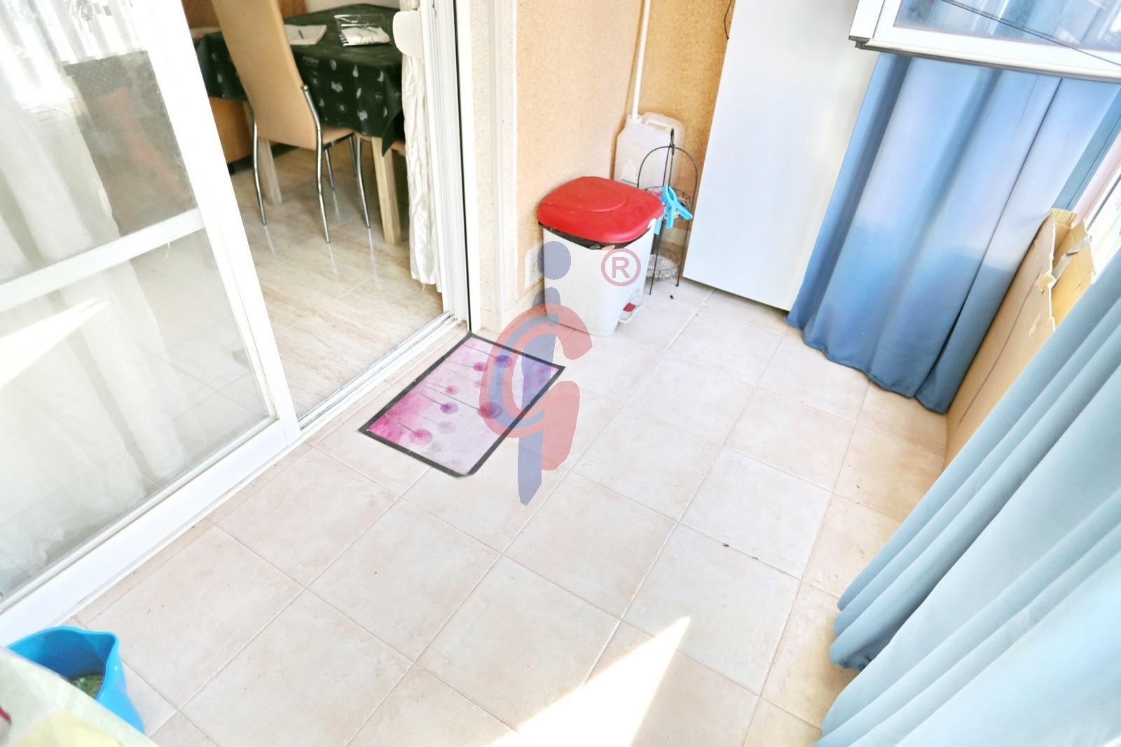 OPORTUNIDAD | Piso con orientación sur, terraza acristalada  - foto 5