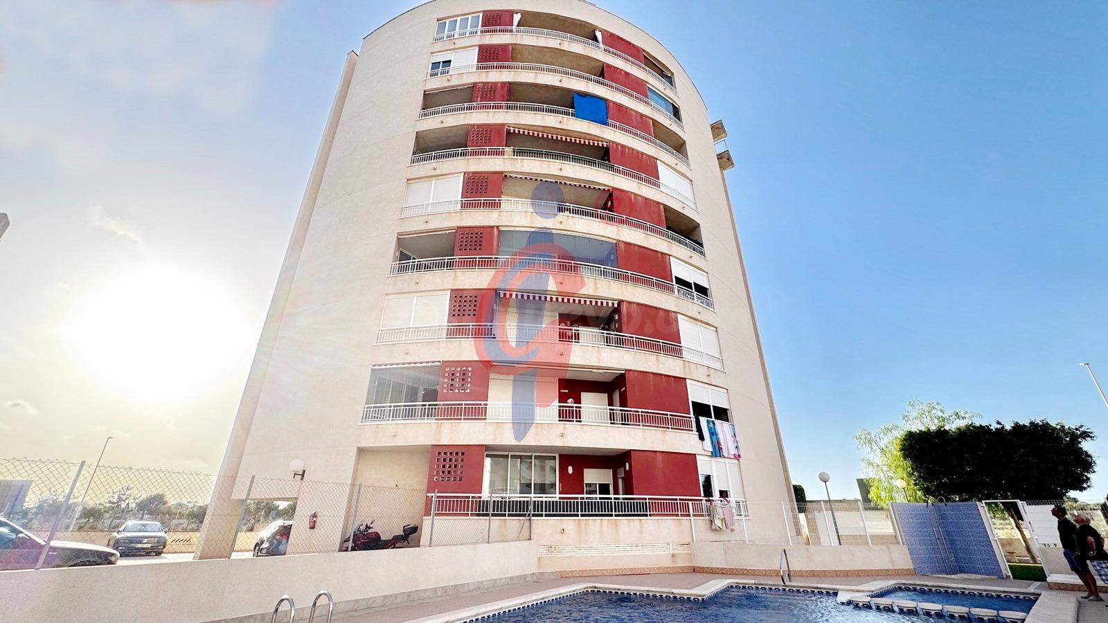 ¡Apartamento de 2 dormitorios con piscina y parking en el Pu - foto 2