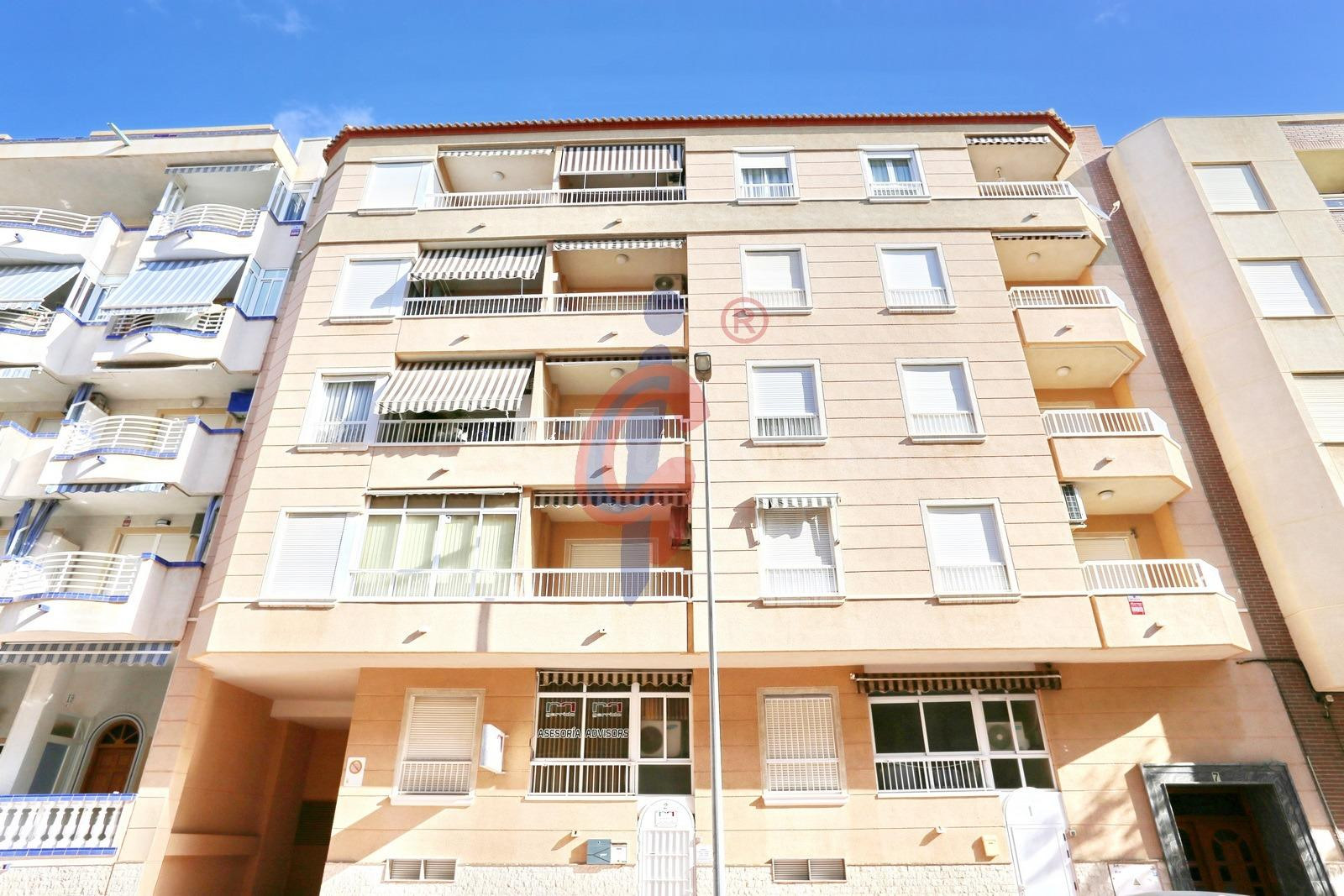¡Oportunidad en Guardamar: última planta con terraza y vistas al mar! CON LICENCIA TURÍSTICA