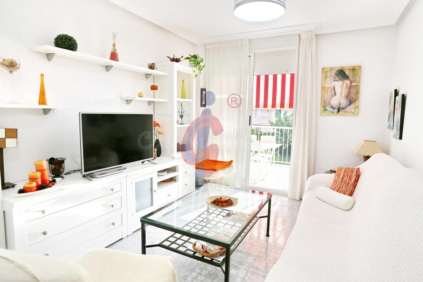 Oportunidad en SUP-7: vivienda impecable con piscina y parking