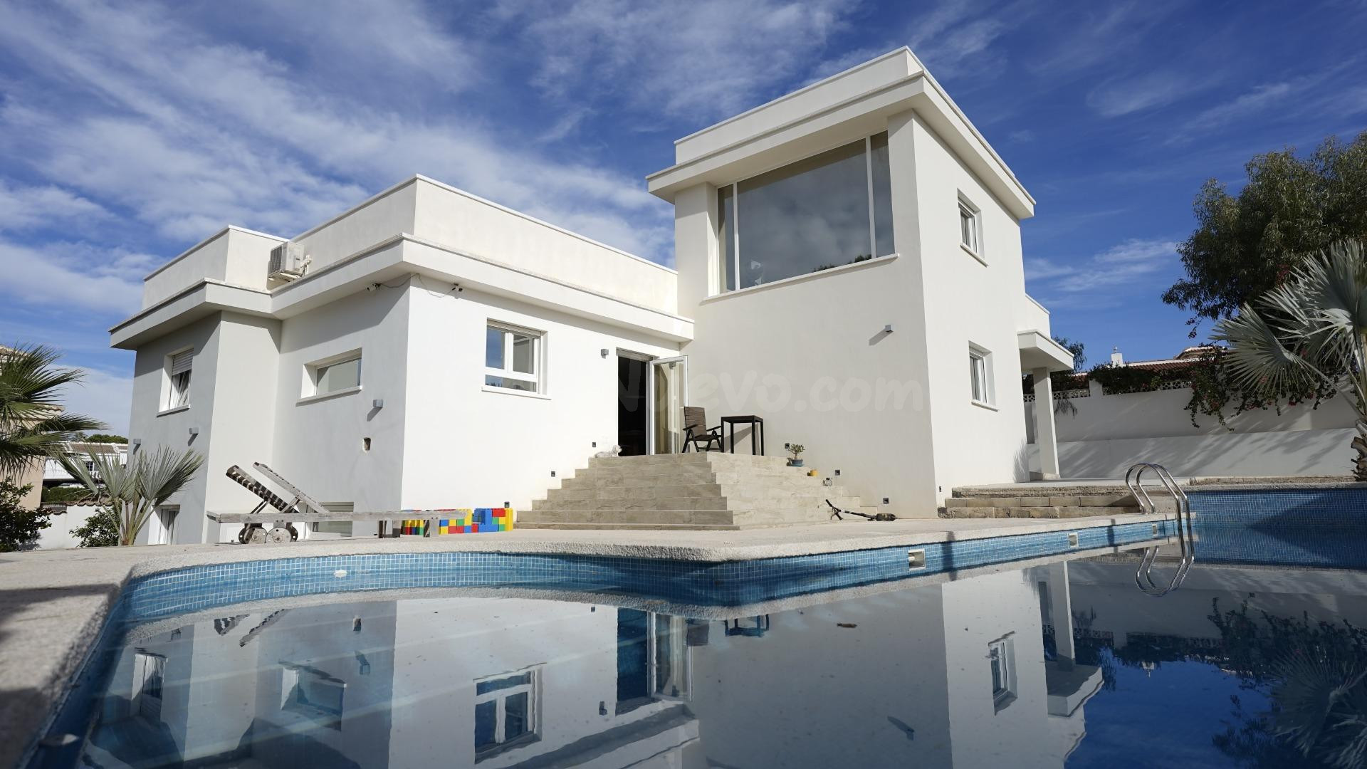 Magnifica villa con gran parcela