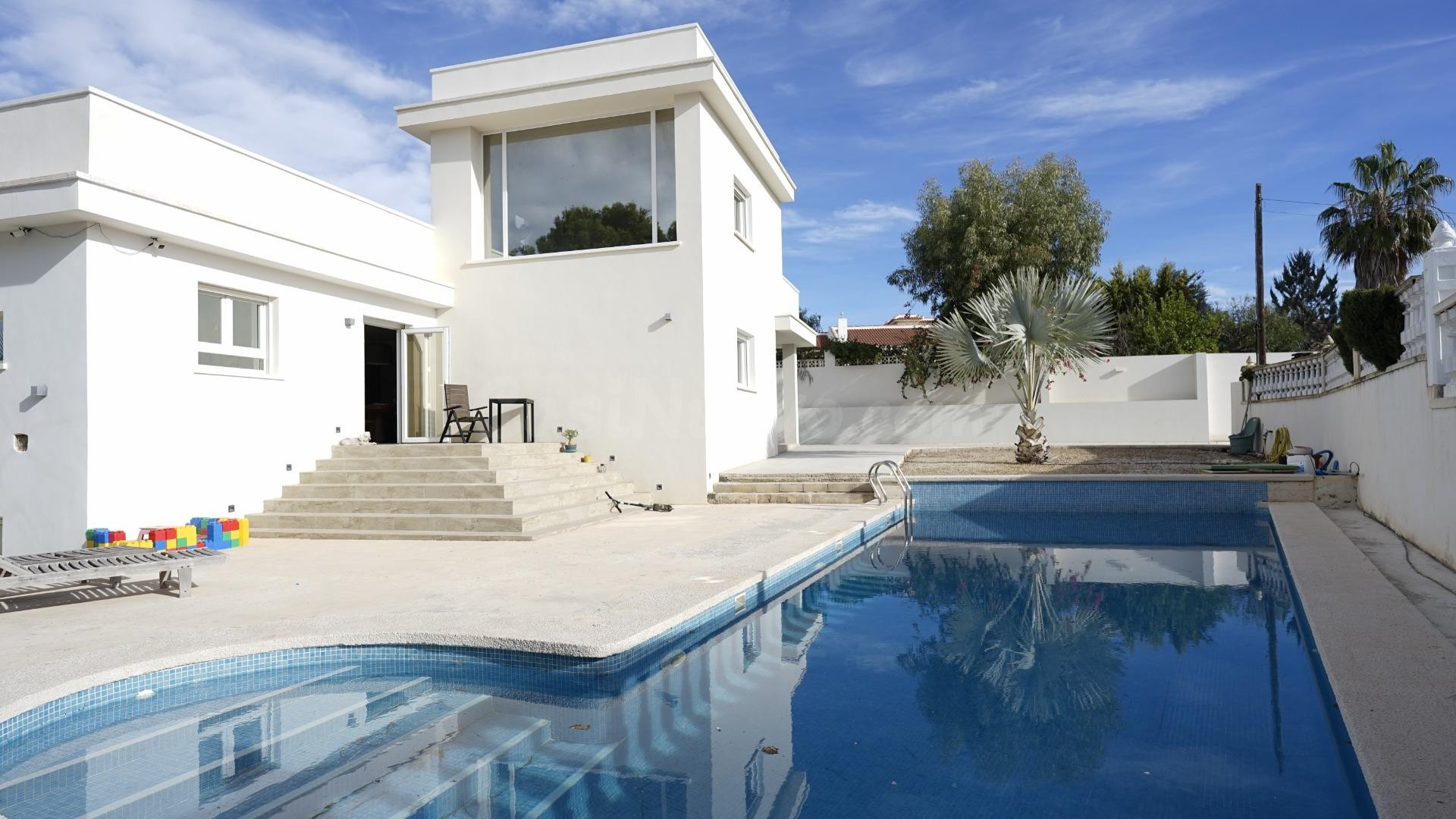 Magnifica villa con gran parcela - foto 2