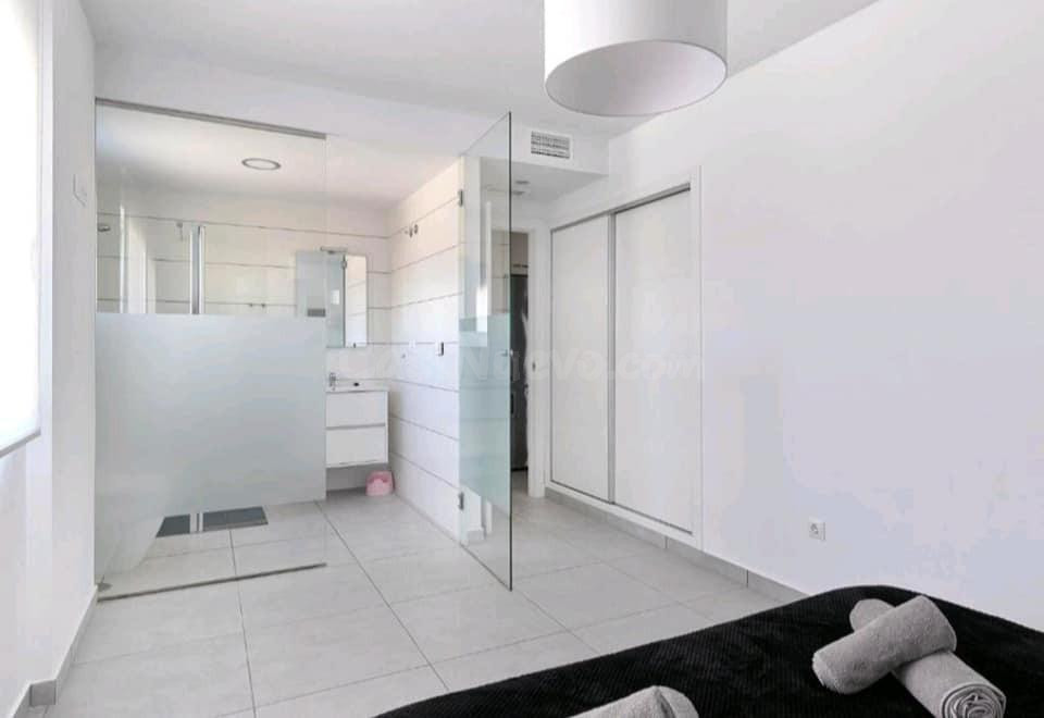 Bonito apartamento moderno, 3 Dormitorios en aguas Nuevas. U - foto 3