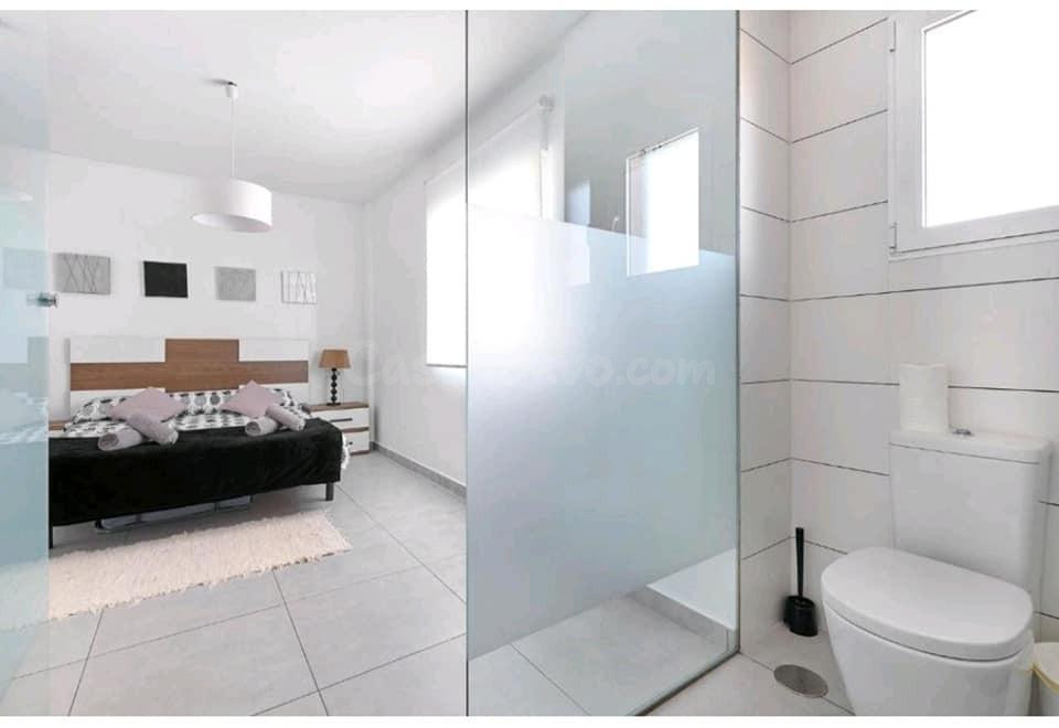 Bonito apartamento moderno, 3 Dormitorios en aguas Nuevas. U - foto 4