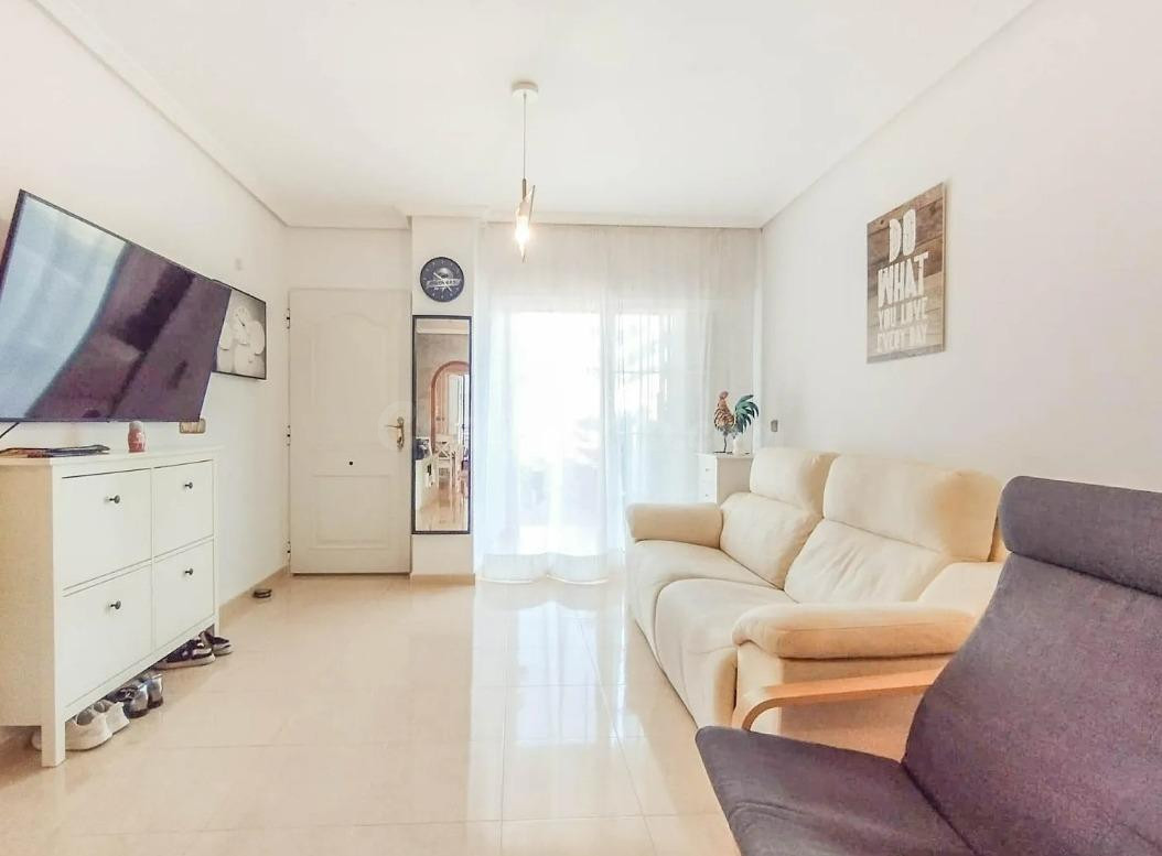 Apartamento de 2 dormitorios 1baño en Orihuela Costa (Alicante )¡Tu oasis en Lomas de Cabo Roig!