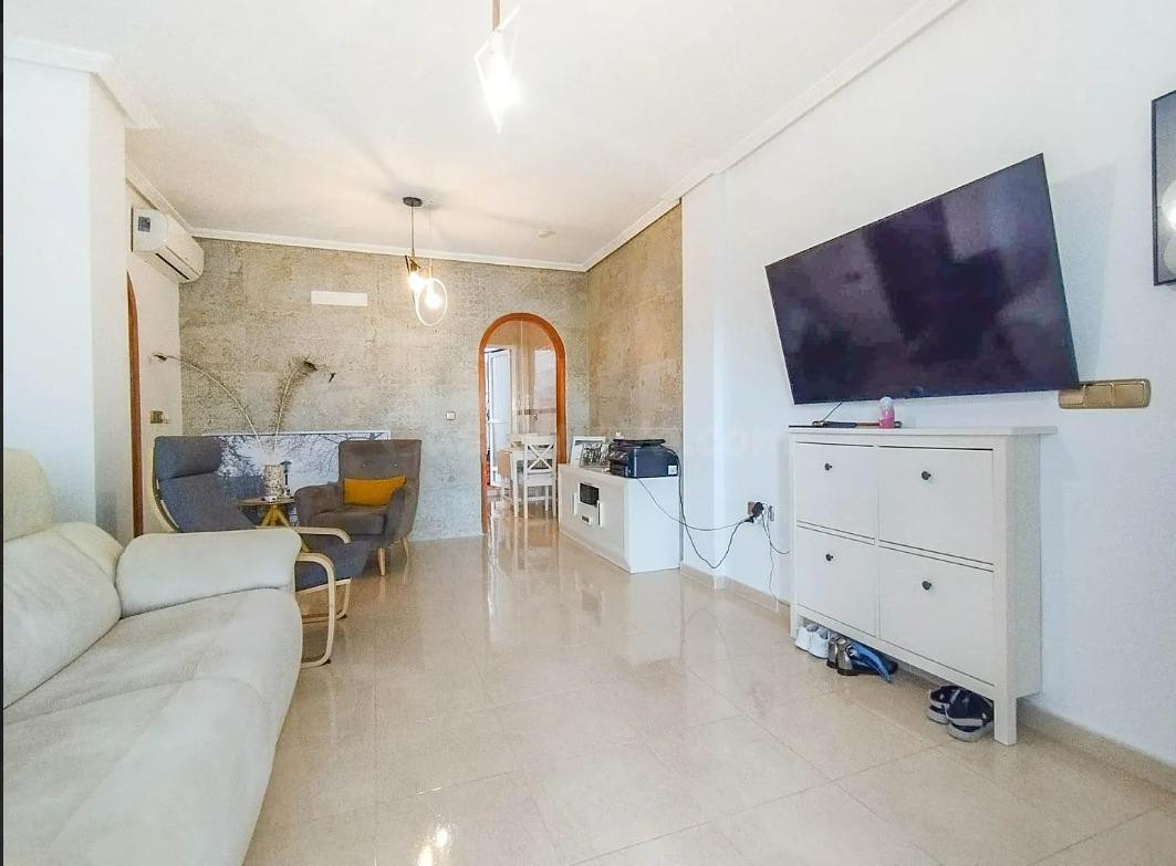 Apartamento de 2 dormitorios 1baño en Orihuela Costa (Alican - foto 2