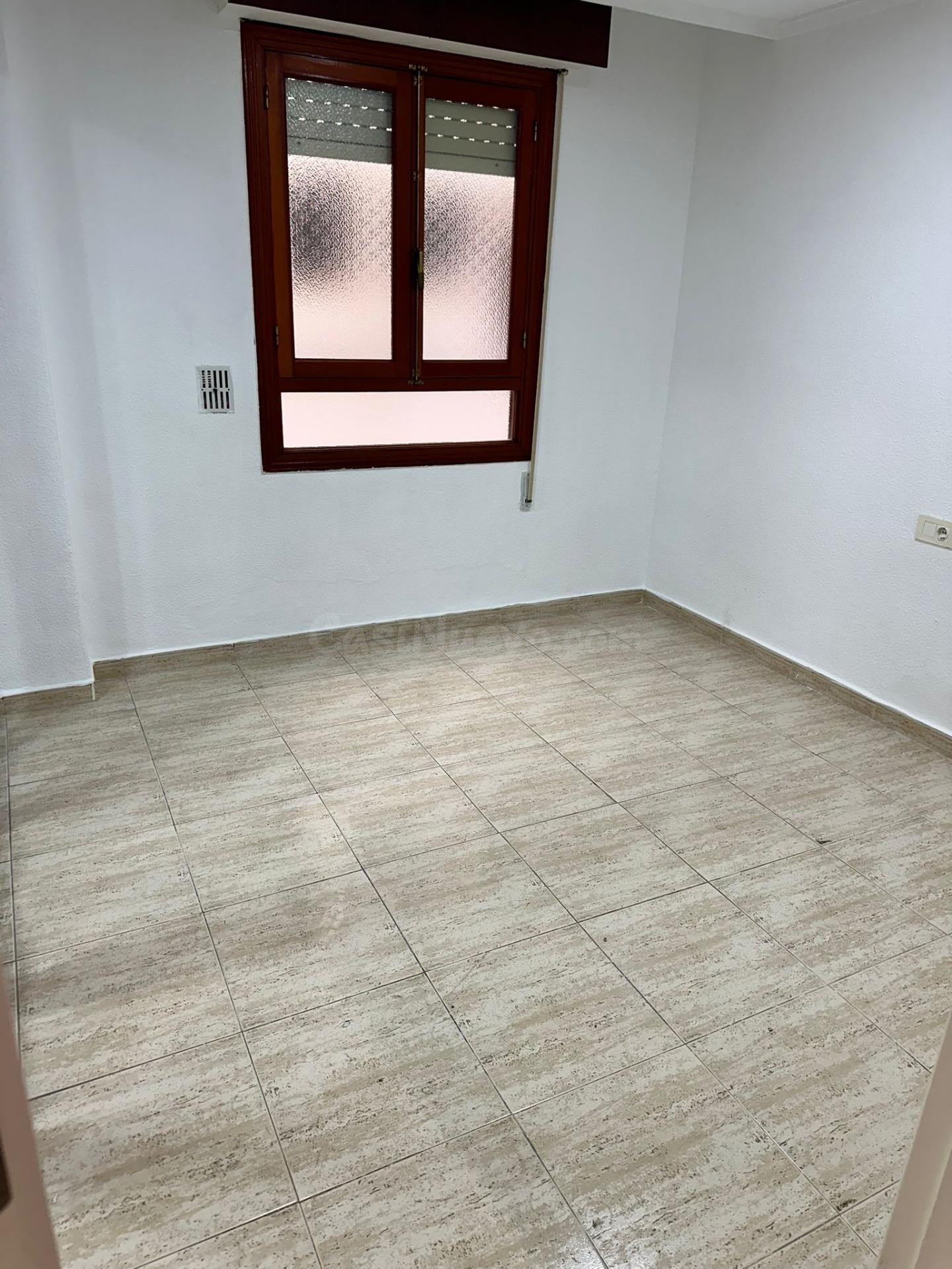 AMPLIO APARTAMENTO DE 3 DORMITORIOS A 100 METROS DEL MAR - Z - foto 5
