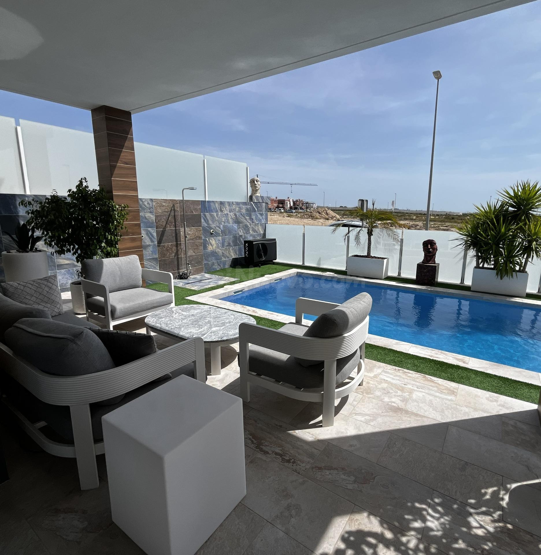 Villa independiente en Vistabella a 5 min del Campo de Golf - foto 4