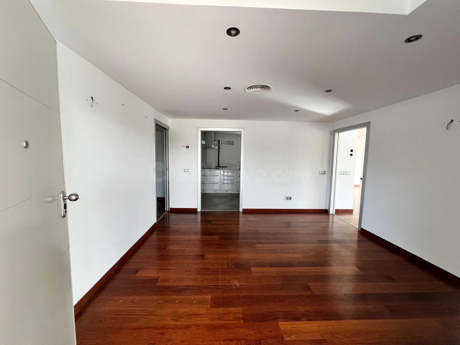 CHALET INDEPENDIENTE EN PARCELA DE 3000M2 - foto 3