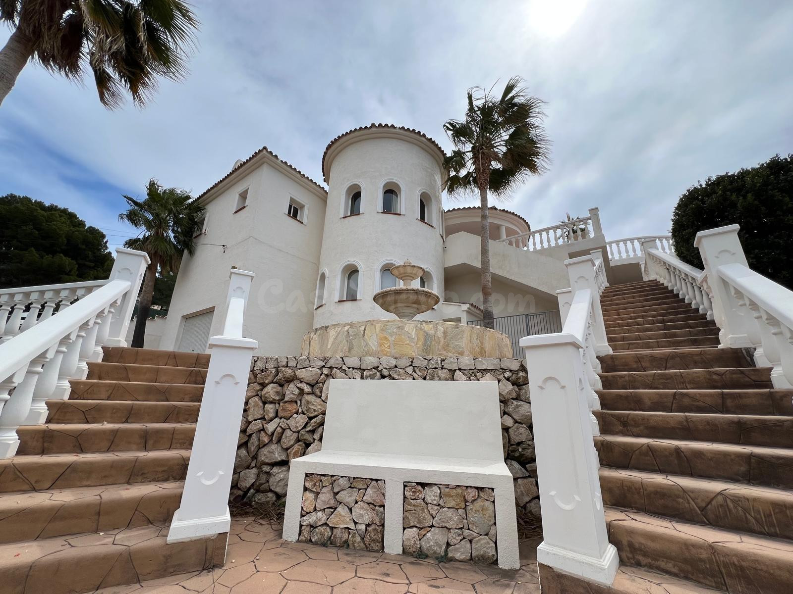 CHALET UNICO EN ALTEA ZONA DON CAYO
