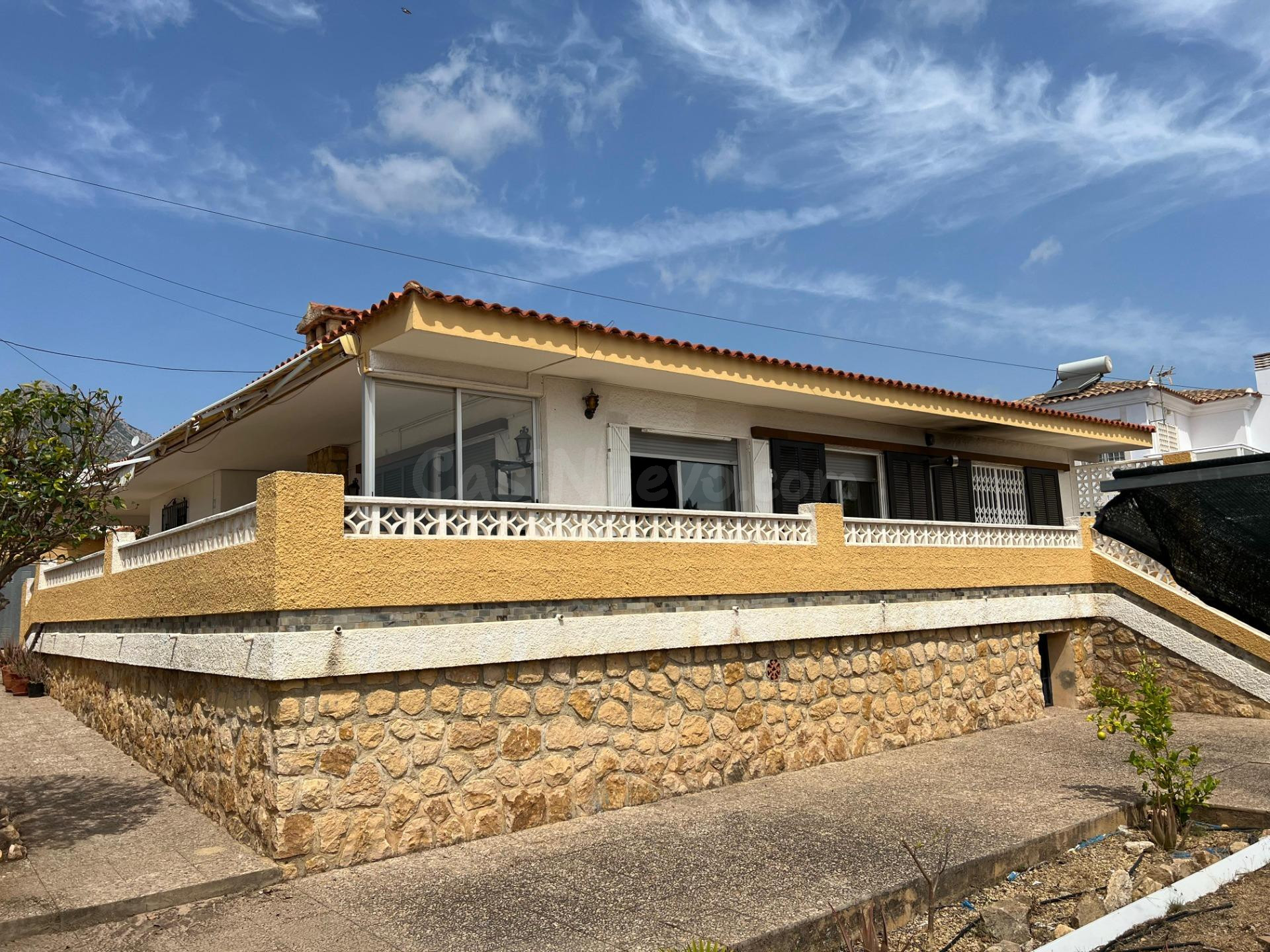 CHALET INDEPENDIENTE DE UNA PLANTA  EN LA NUCIA