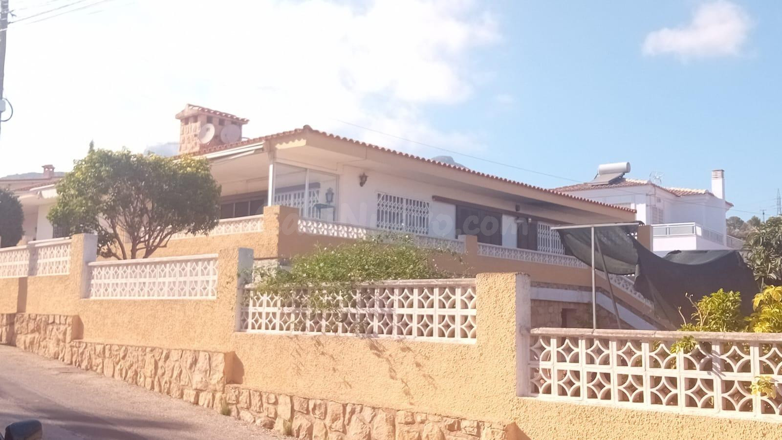 CHALET INDEPENDIENTE DE UNA PLANTA EN LA NUCIA - foto 3