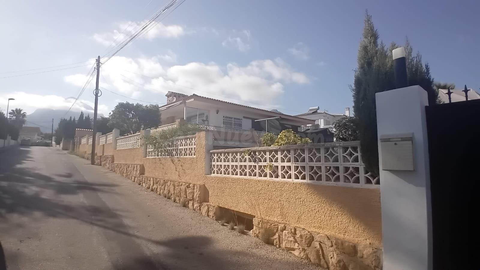 CHALET INDEPENDIENTE DE UNA PLANTA EN LA NUCIA - foto 4