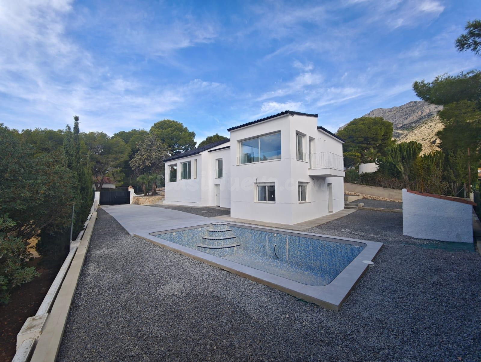 CHALET MODERNO INDEPENDIENTEEN ALTEA
