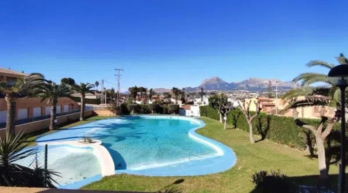 Gran oportunidad: Bajo de 120 m2 con garaje y 3 terrazas