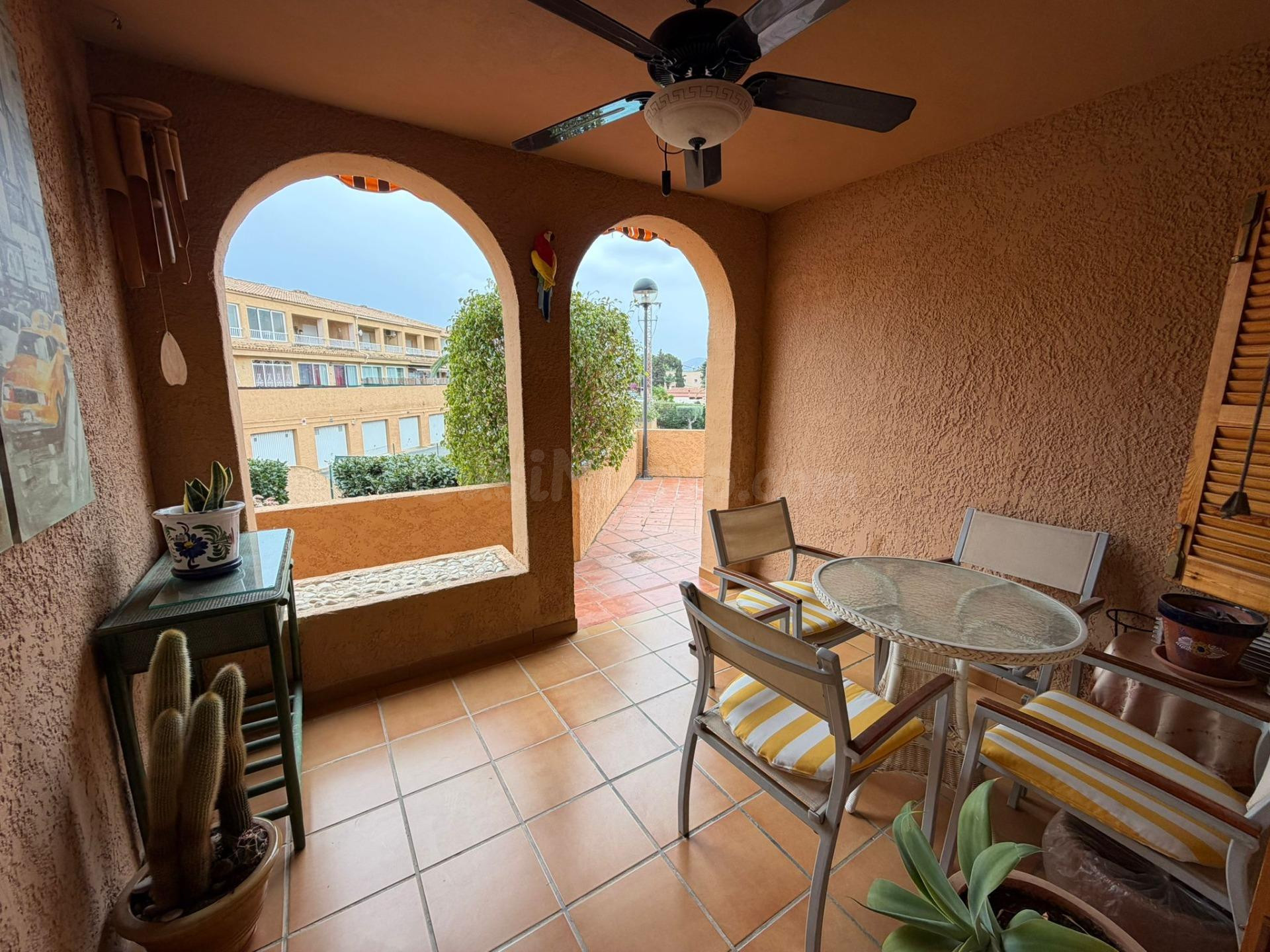 Gran oportunidad: Bajo de 120 m2 con garaje y 3 terrazas - foto 5
