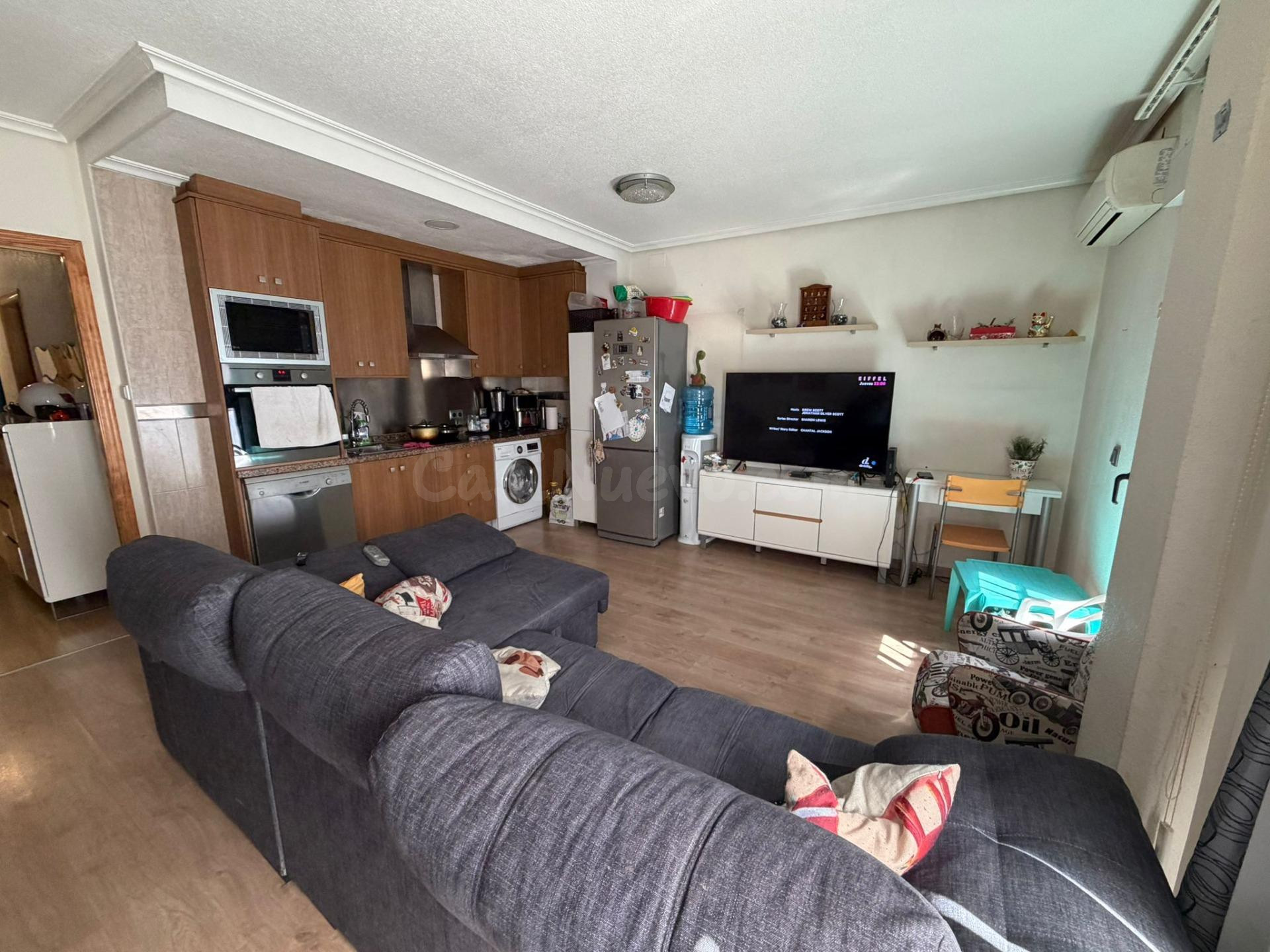 Oportunidad en La Nucía: 2 dormitorios en urbanización con piscina - foto 5