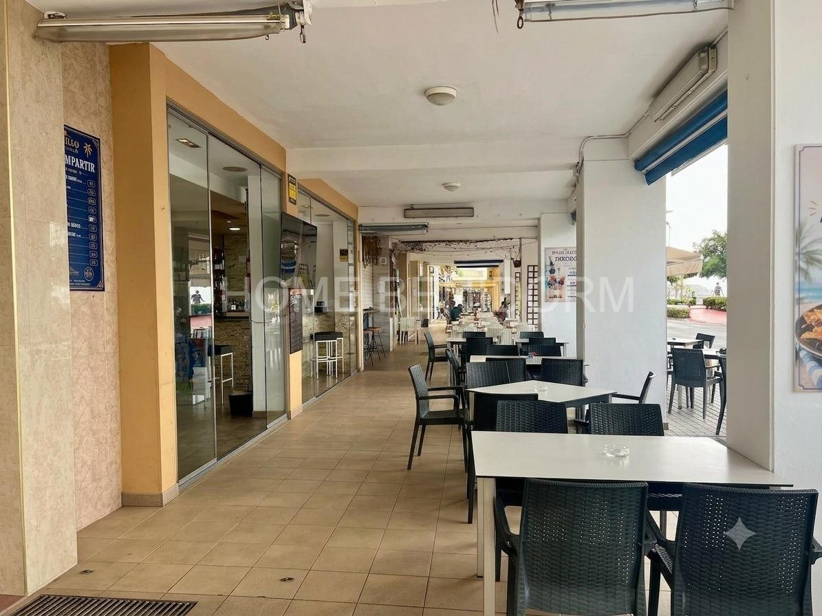 TRASPASO DE RESTAURANTE EN PRIMERA LÍNEA DE LA PLAYA DE PONIENTE - foto 5