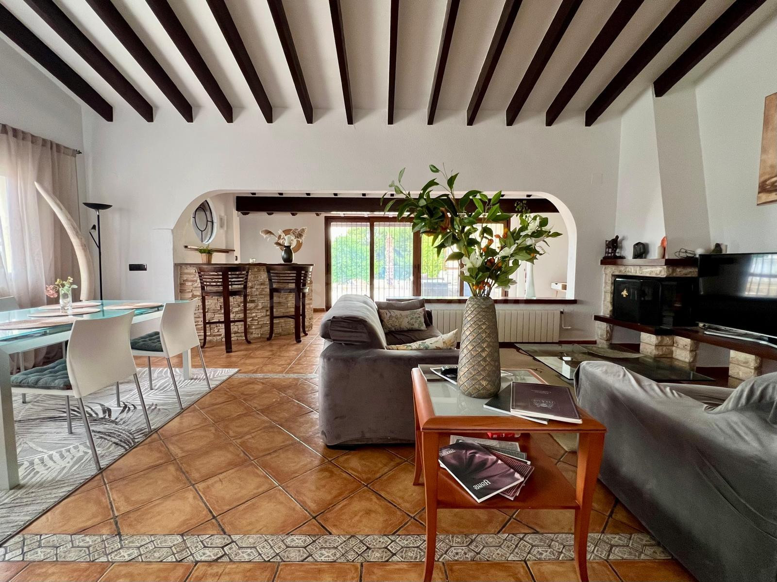 VILLA INDEPENDIENTE EN ALQUILER – LA NUCÍA - foto 4