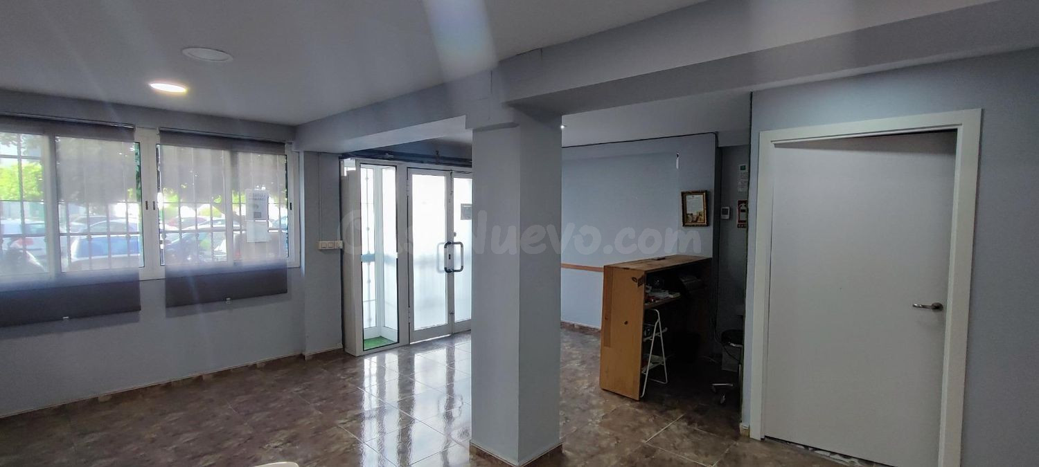 Local comercial 70m² en venta - Arroyo - Santa Justa