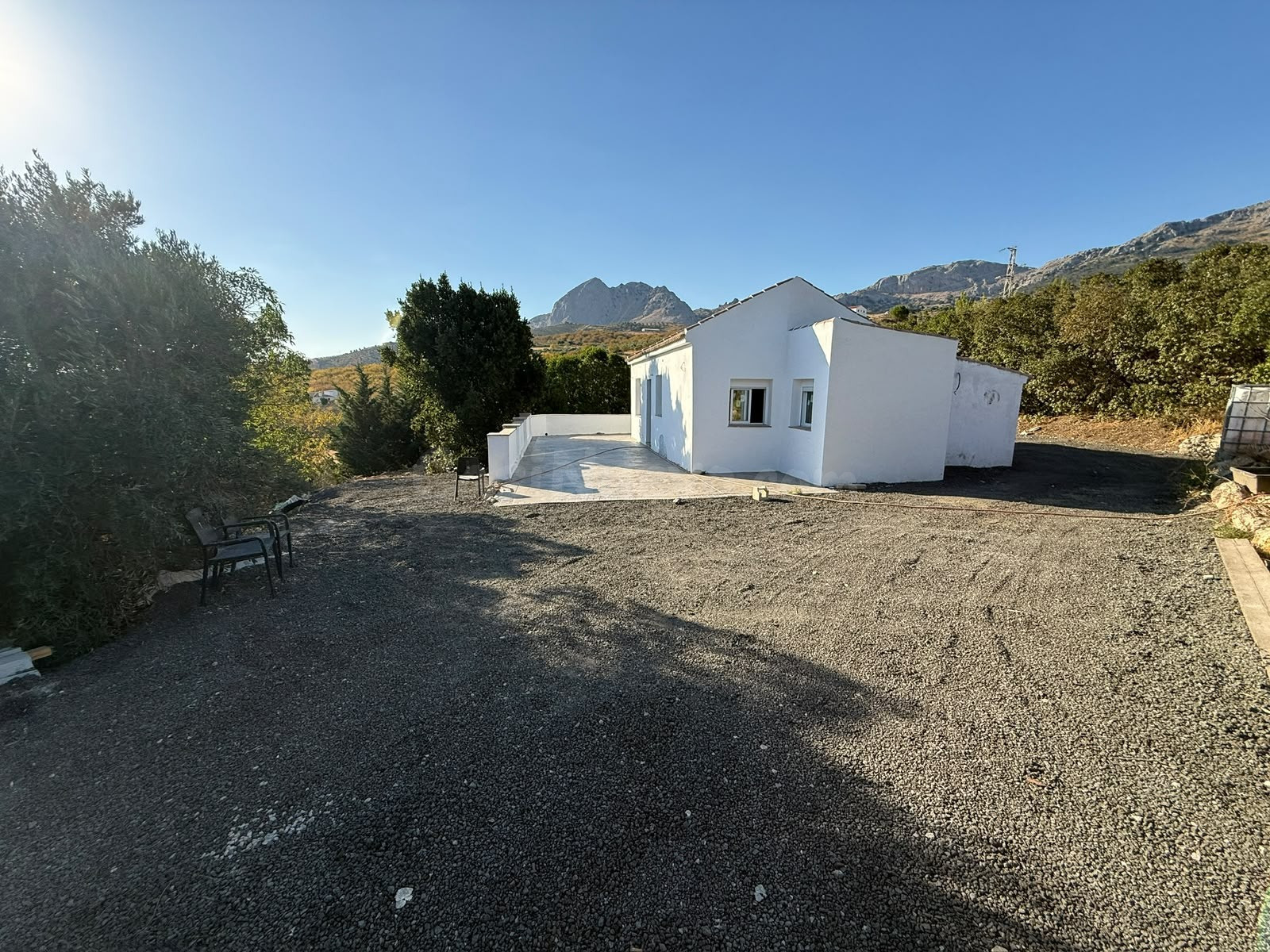 CASA DE CAMPO CON PISCINA EN COLMENAR – 3.500 m2 DE PARCELA  - foto 4
