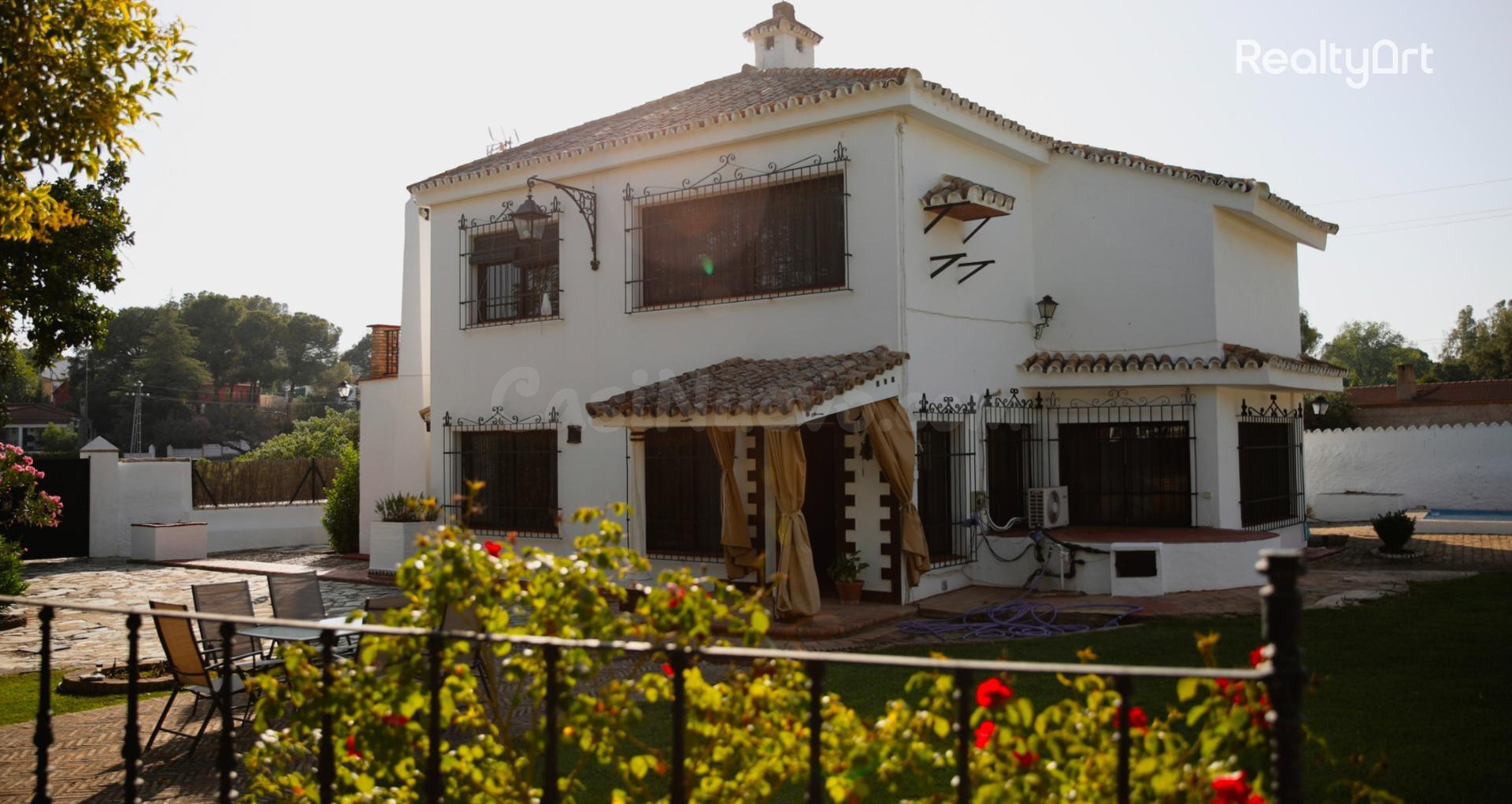 Chalet en venta en El Castillo de las Guardas.