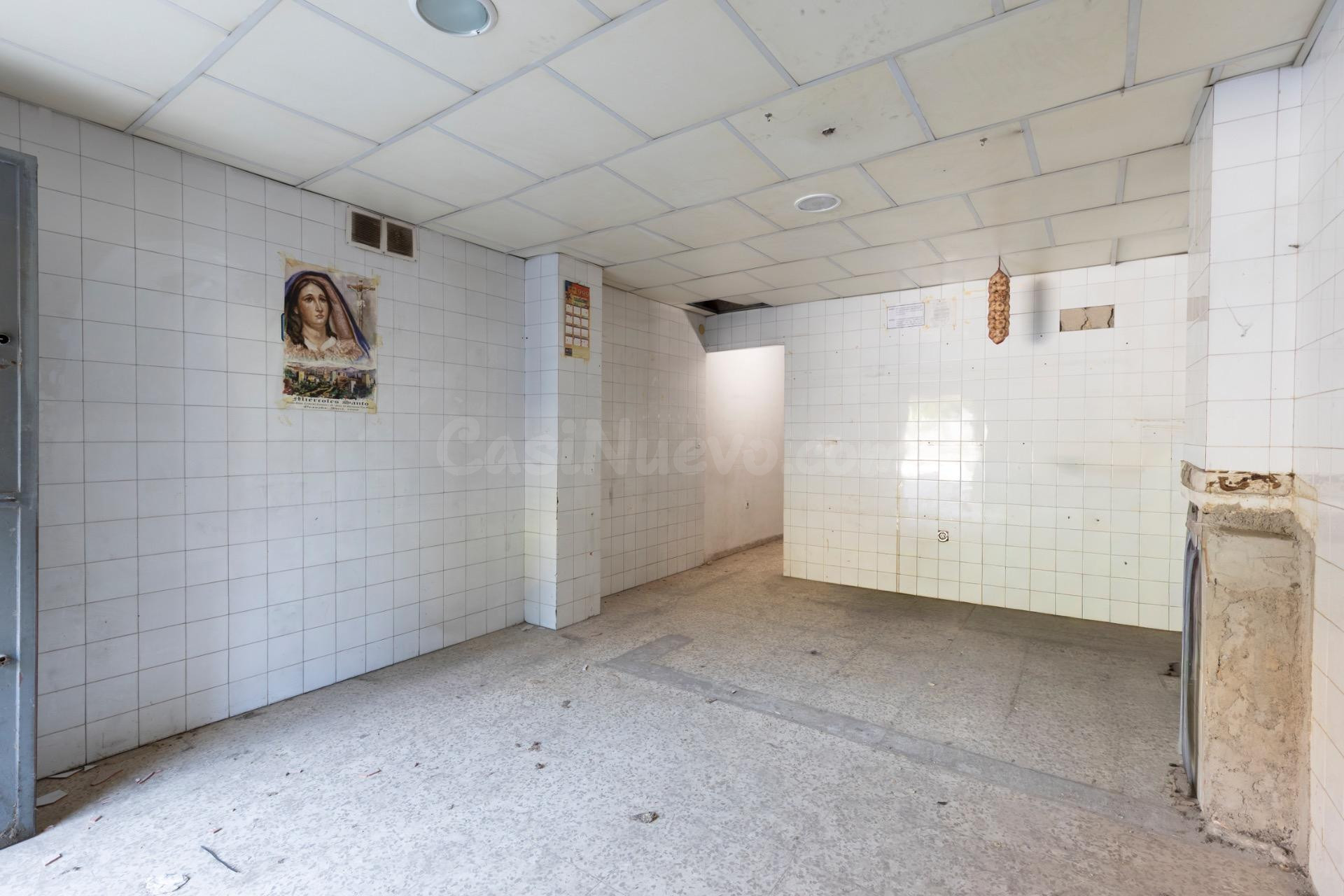 ⭐ LOCAL EN ESQUINA EN GRANADA CAPITAL – CREA TU PROPIO PROYE - foto 3