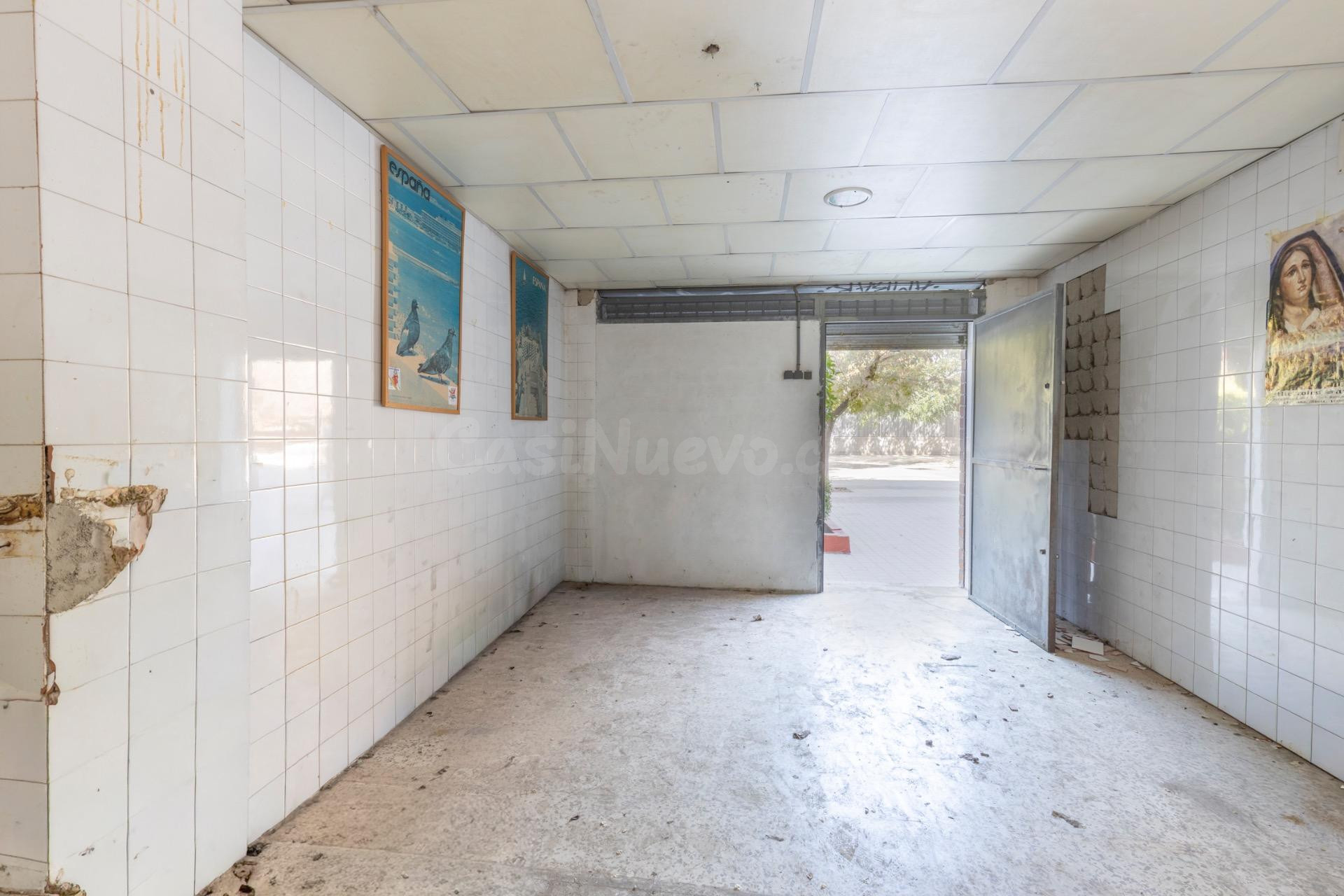 ⭐ LOCAL EN ESQUINA EN GRANADA CAPITAL – CREA TU PROPIO PROYE - foto 5