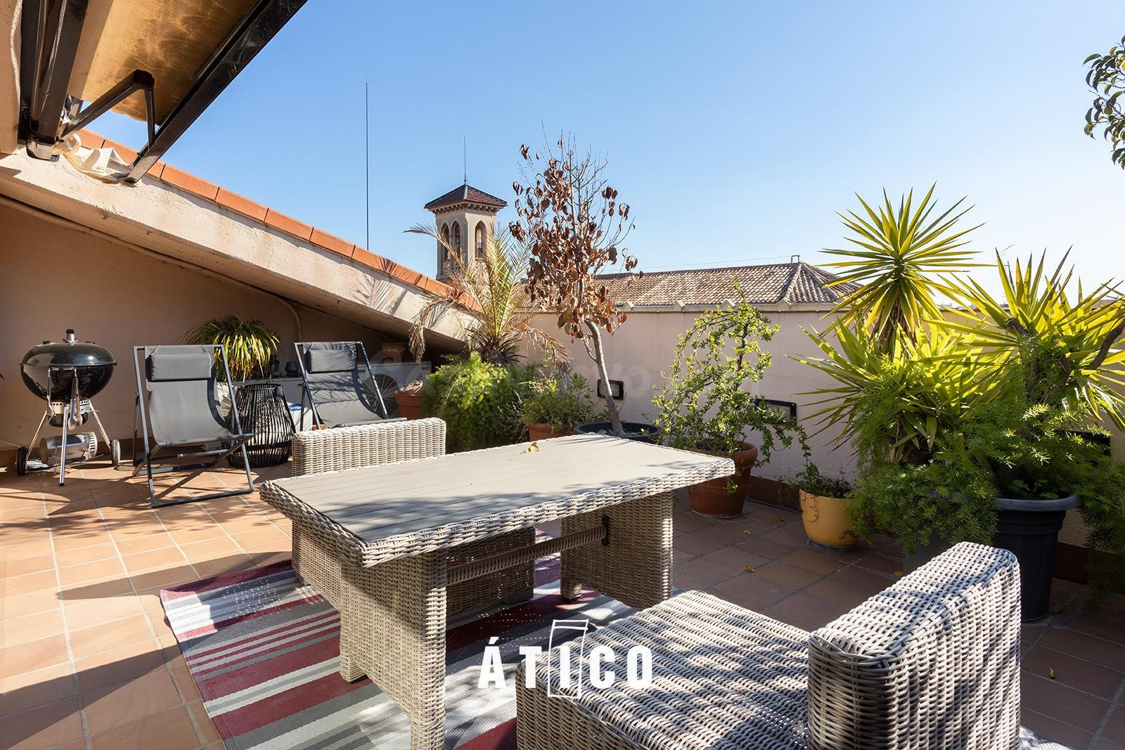 ATICO DUPLEX EN SARRIA - foto 2