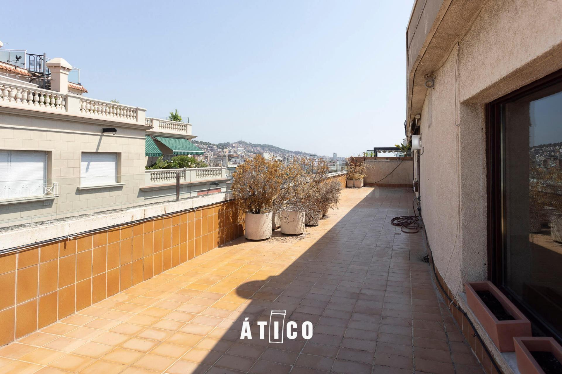ATICO LUMINOSO EXTERIOR CON GRAN TERRAZA