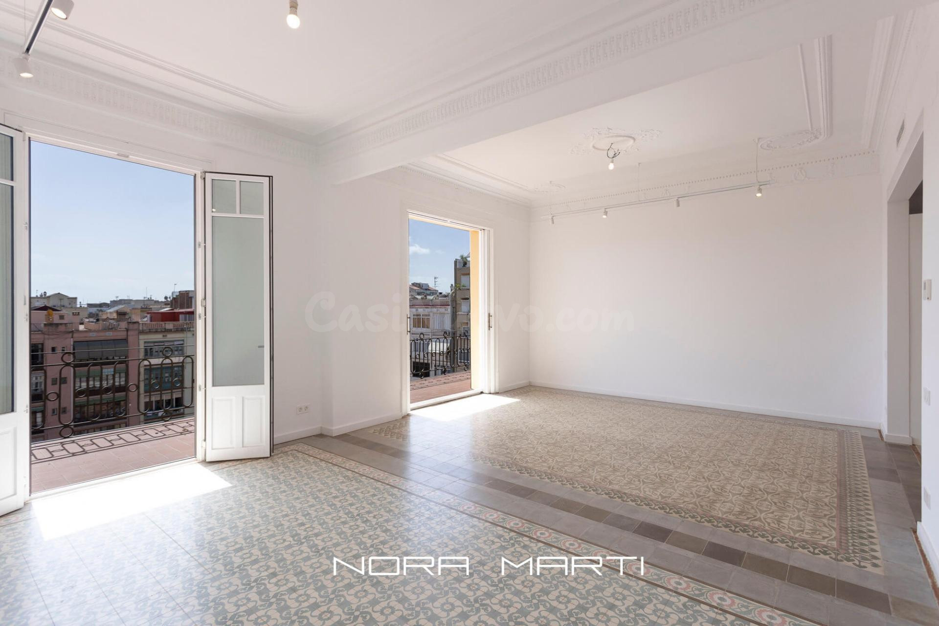 MAGNIFICO PISO EN FINCA REGIA  REFORMADO EN EIXAMPLE