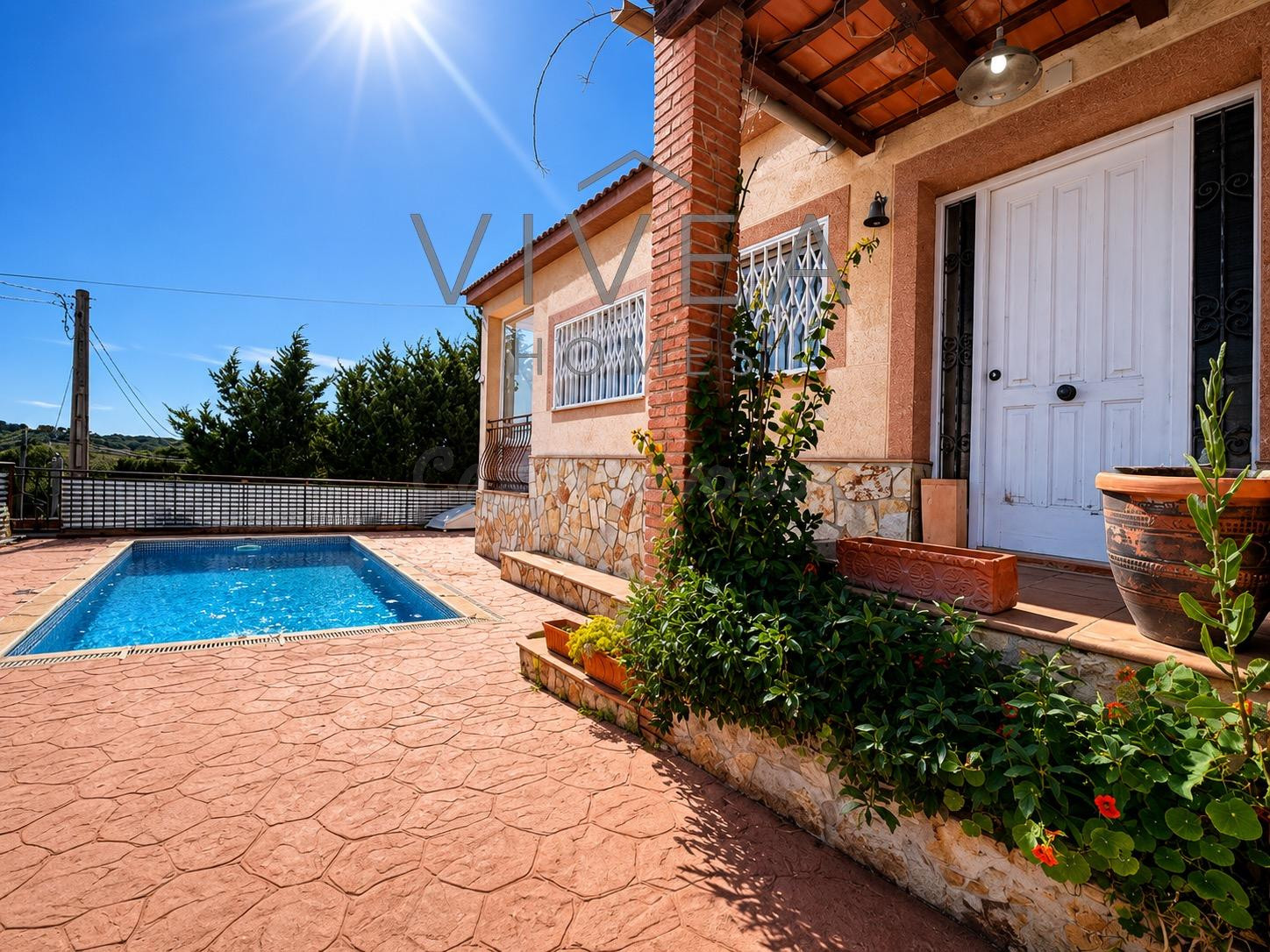 Casa unifamiliar con piscina, garaje y vistas panorámicas a  - foto 2