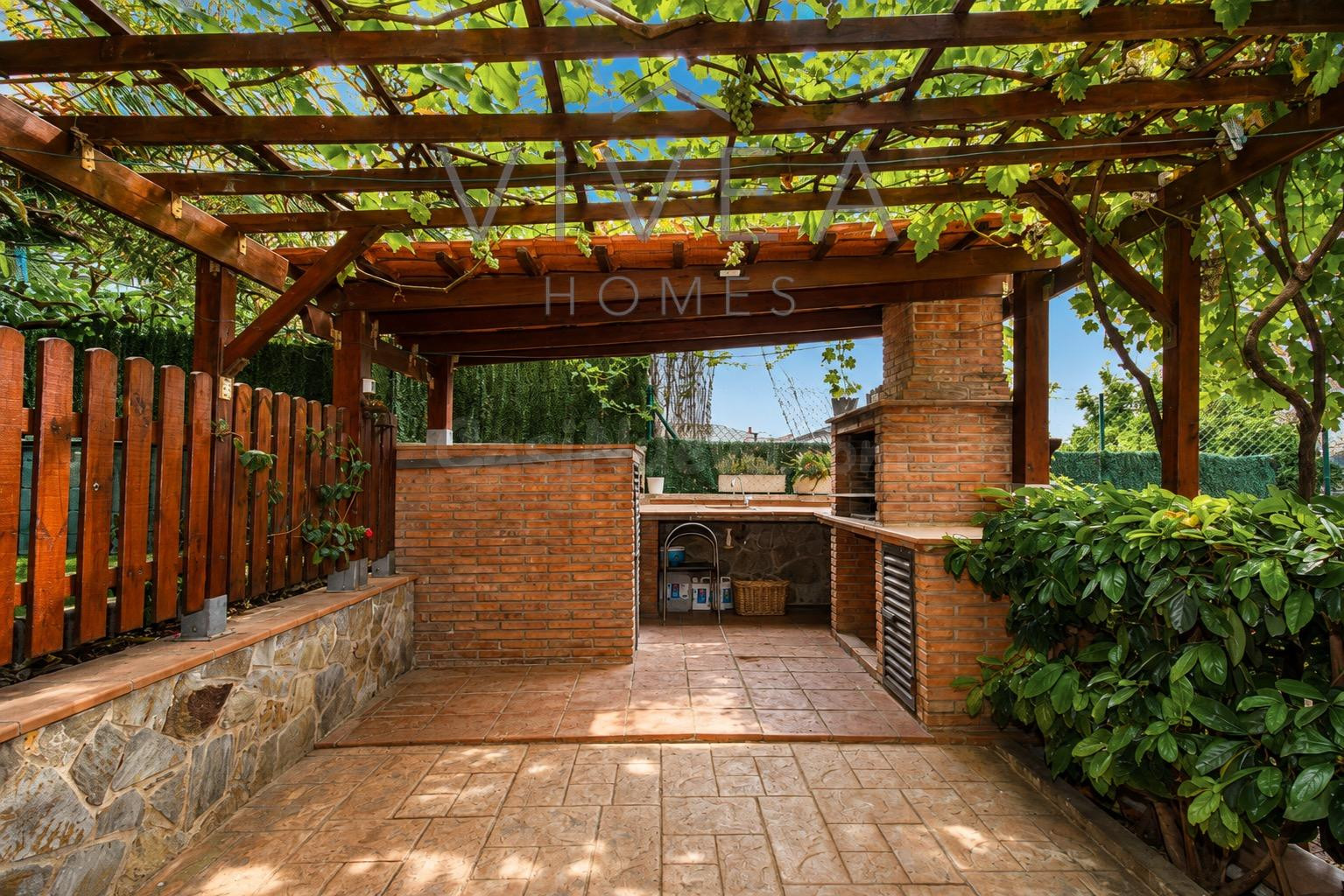 ESPECTACULAR CASA A CUATRO VIENTOS CON PISCINA Y GRANDES TER - foto 5