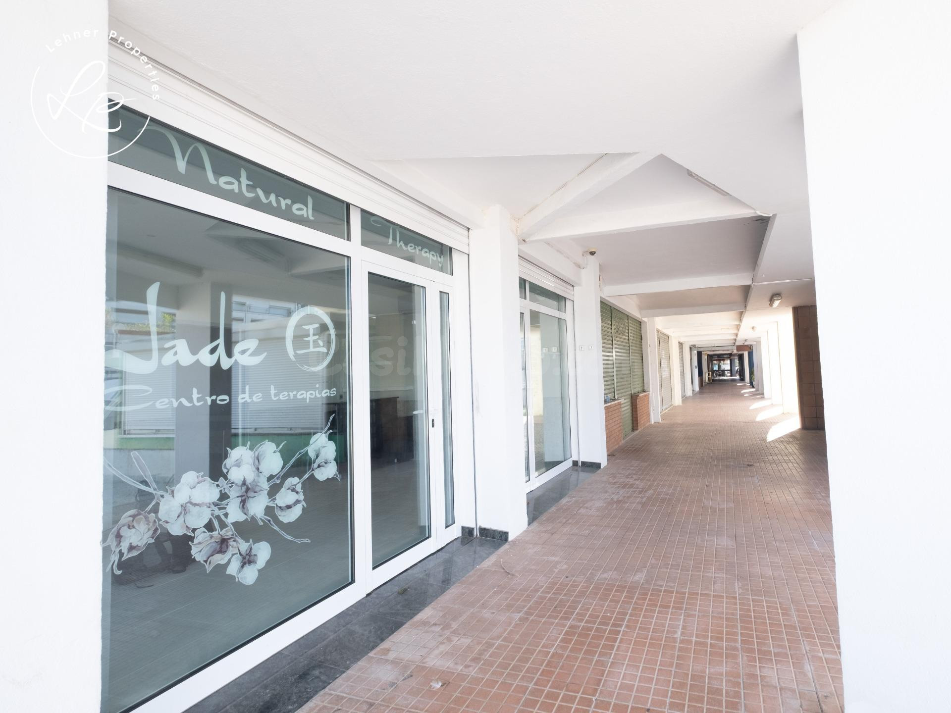 Amplio local en Empuriabrava - foto 2