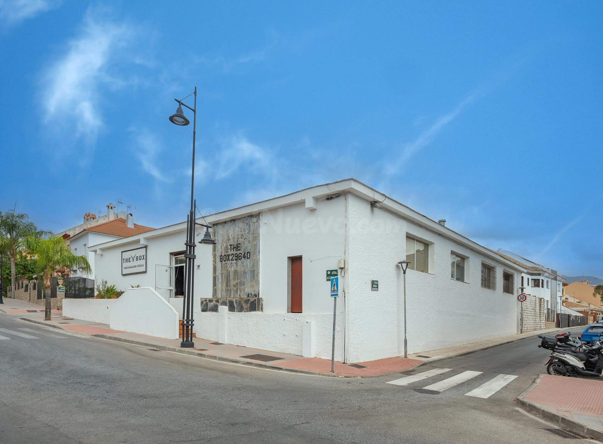 EDIFICIO COMERCIAL CON RENTABILIDAD Y GRAN POTENCIAL URBANÍSTICO EN FUENGIROLA
