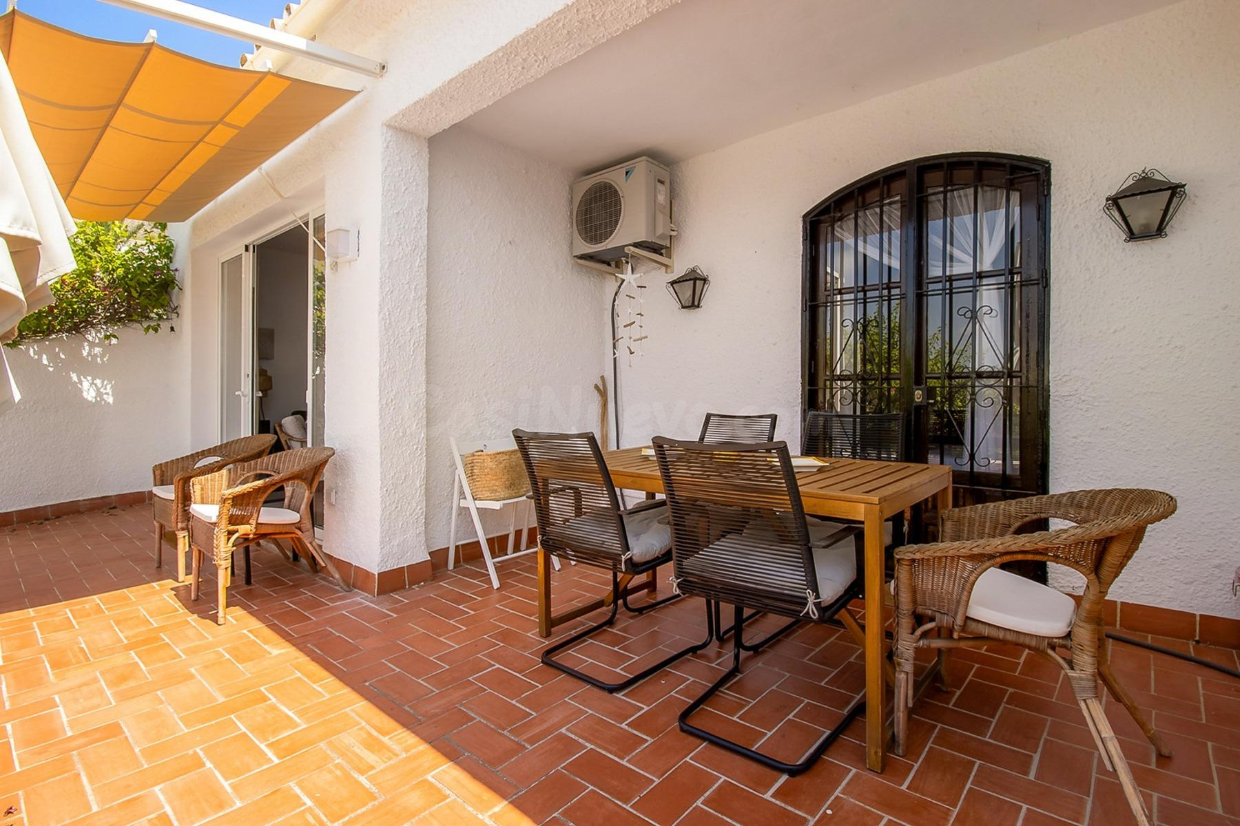Acogedor apartamento de 2 dormitorios con terraza y piscina  - foto 2
