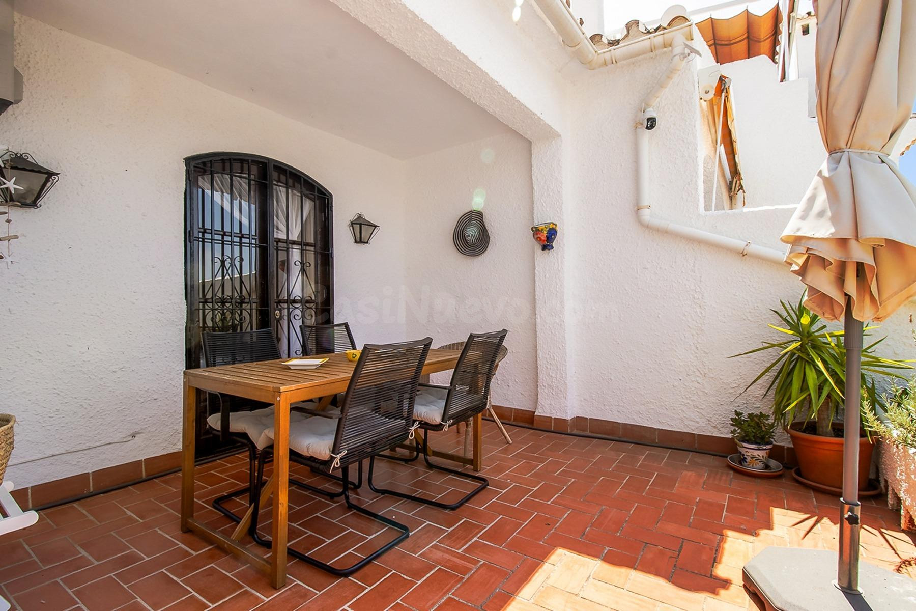 Acogedor apartamento de 2 dormitorios con terraza y piscina  - foto 3