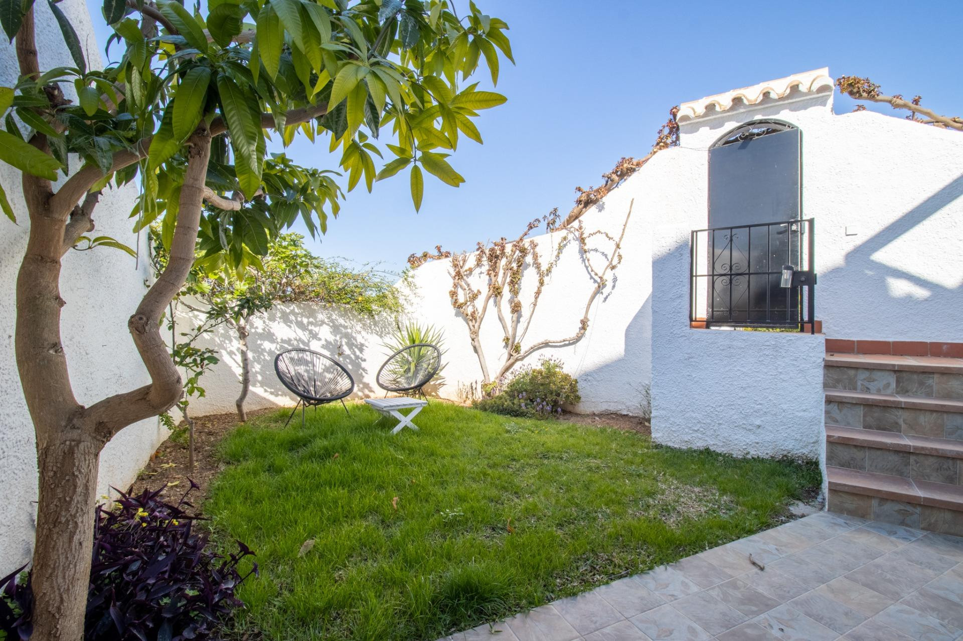 Acogedor apartamento de 2 dormitorios con terraza y piscina  - foto 4