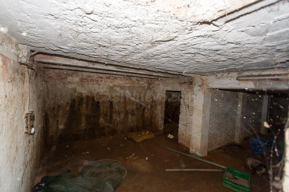 Casa esquinera de grandes dimensiones - foto 3
