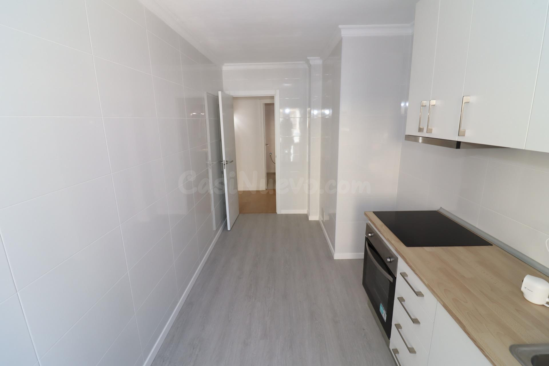 Acogedor piso reformado en Alcanar, ¡listo para entrar a viv - foto 3