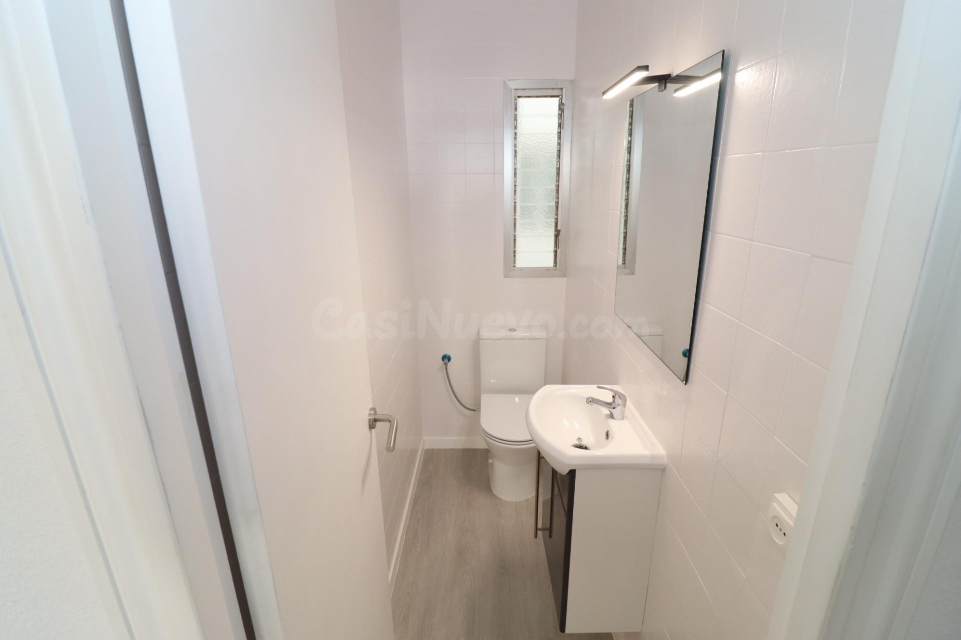 Acogedor piso reformado en Alcanar, ¡listo para entrar a viv - foto 4