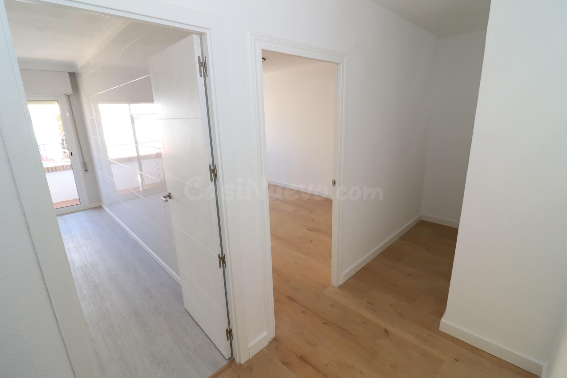 Acogedor piso reformado en Alcanar, ¡listo para entrar a viv - foto 5
