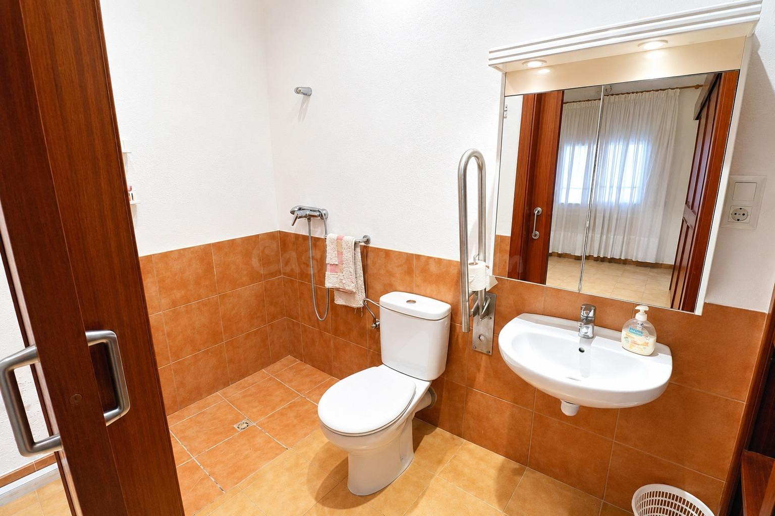 Encantadora Casa en Alcanar a un Precio Inmejorable de €65,0 - foto 5