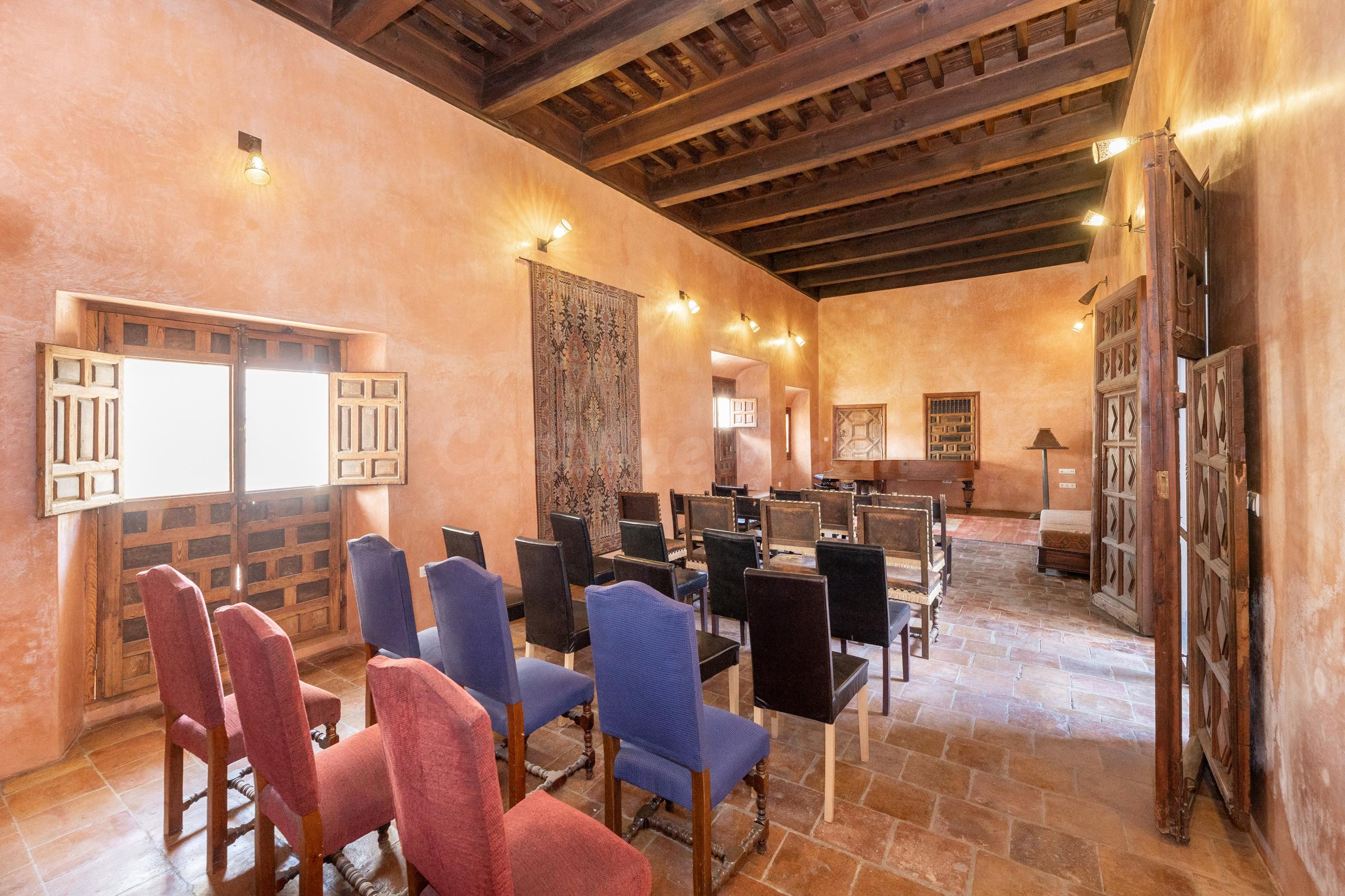 EXCLUSIVE! STUNNING PALACE (RESIDENTIAL BUILDING) with soul  - foto 3