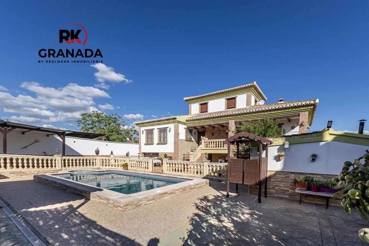 Chalet en Albolote.