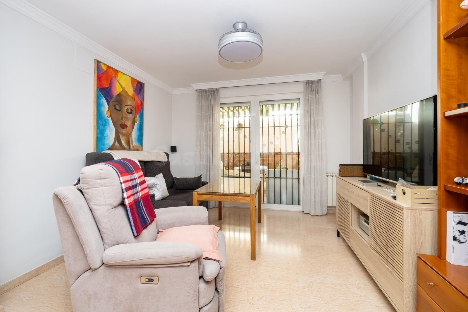 ESPECTACULAR VIVIENDA ADOSADA DE 4 DORMITORIOS CON SÓTANO, T - foto 3