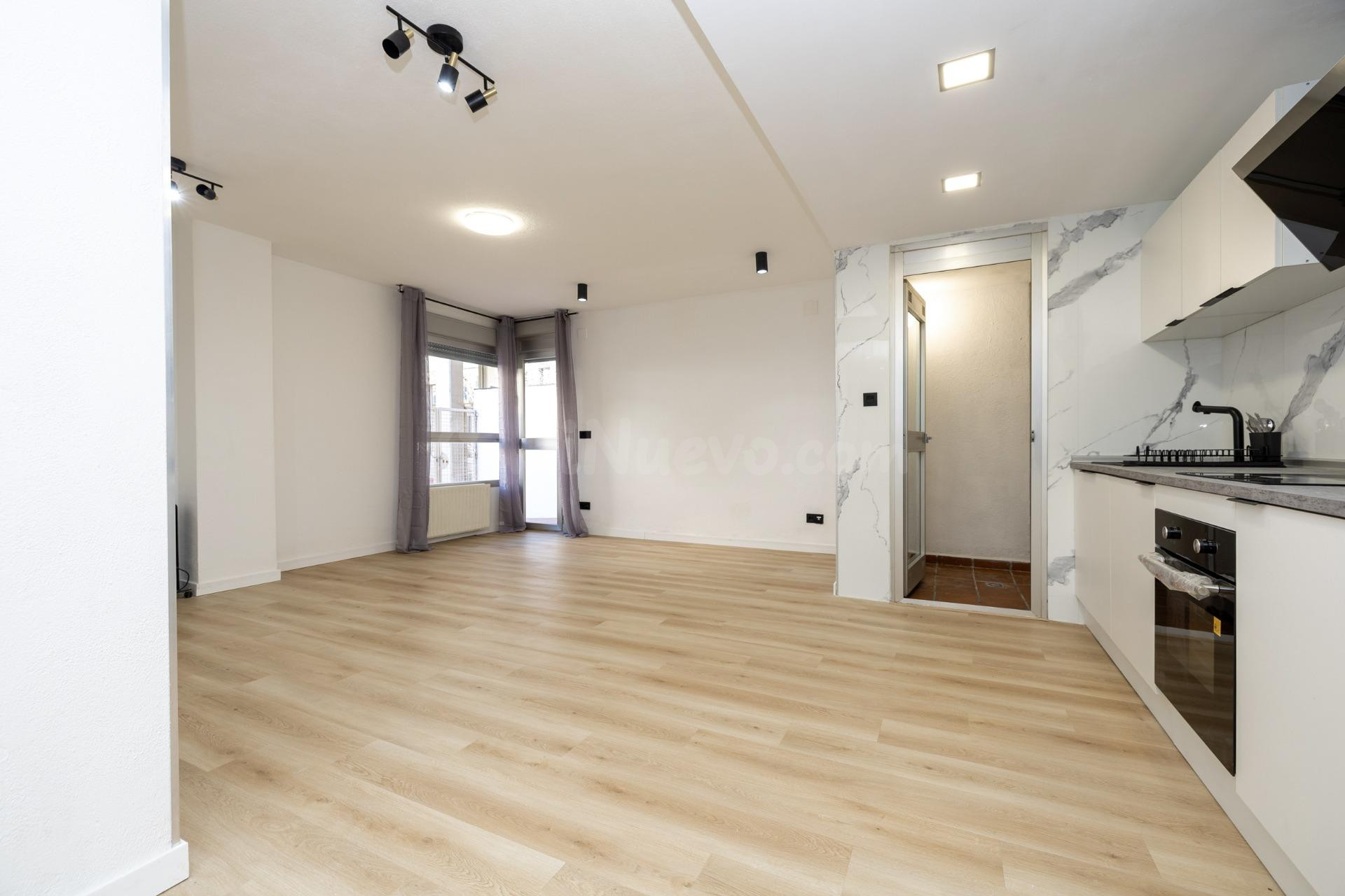 PLANTA BAJA CON TERRAZA PRIVADA, 3 DORMITORIOS, 2 BAÑOS Y GA - foto 3