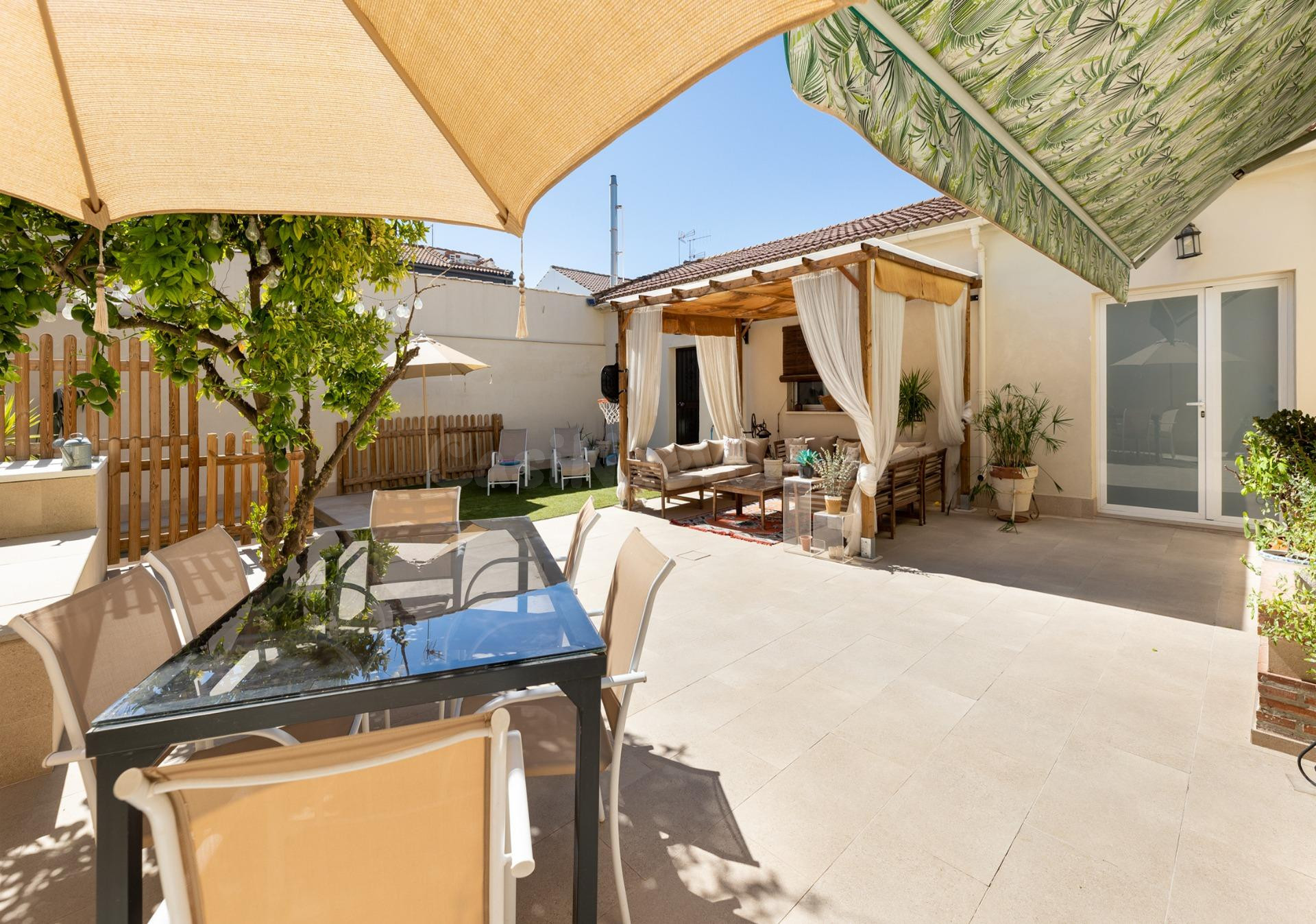 ¡EXCLUSIVO CHALET PAREADO TOTALMENTE REFORMADO CON JACUZZI Y